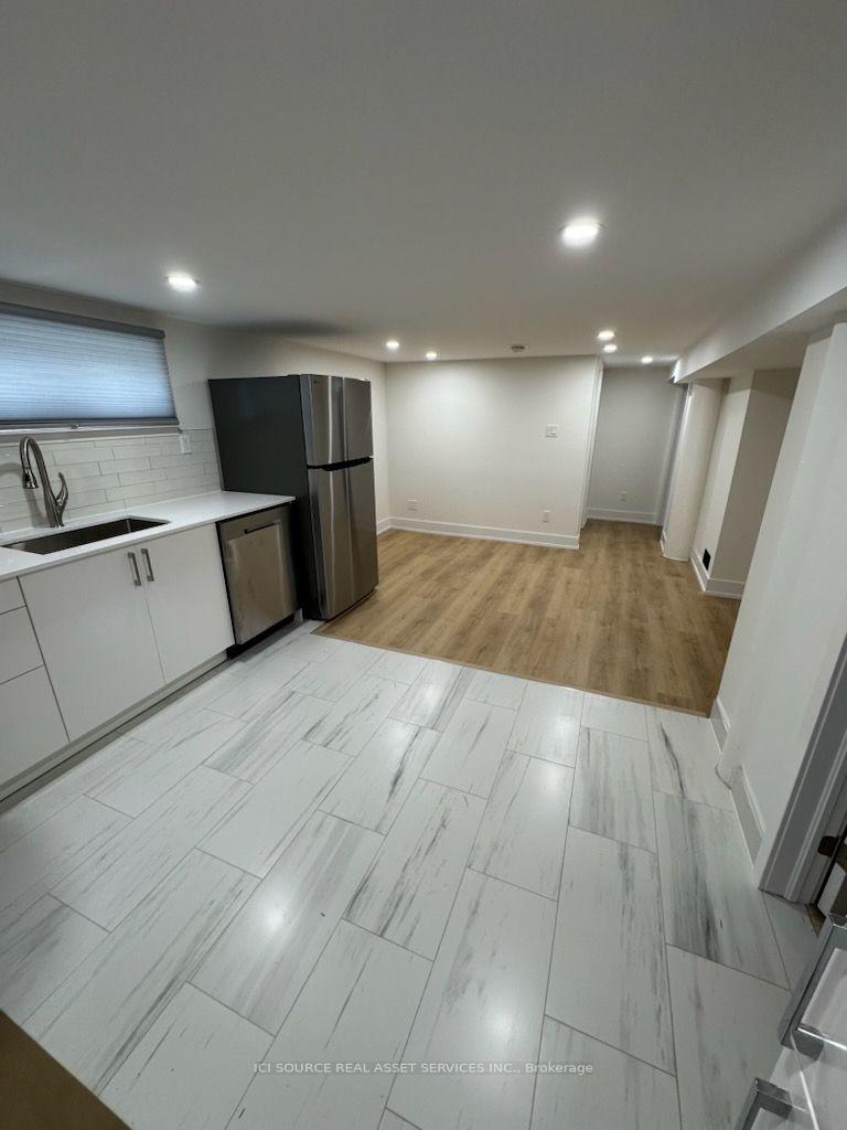 Photo 2 of 44 Ruby Crescent, Orillia — HOMEH