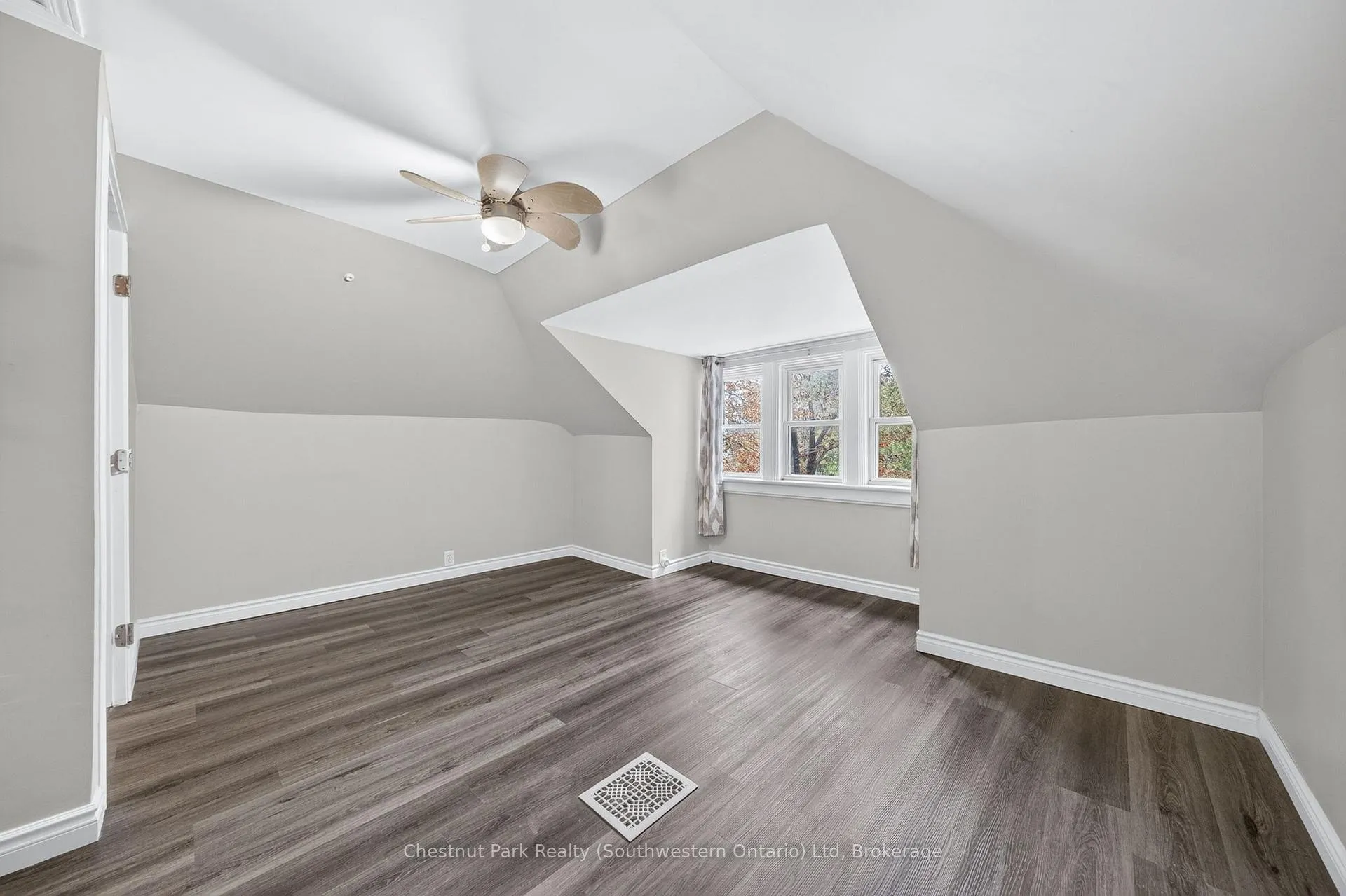Photo 11 of 274 Water Street, Guelph, Dovercliffe Park/Old University — HOMEH