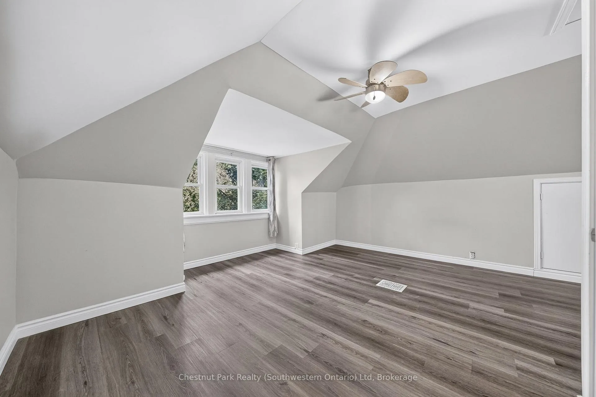 Photo 48 of 274 Water Street, Guelph, Dovercliffe Park/Old University — HOMEH