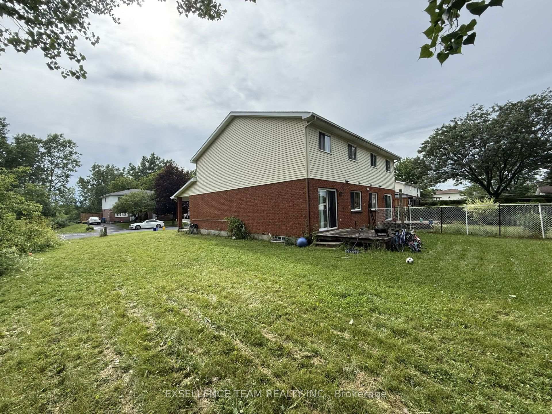 Photo 2 of 3055 Northdale Drive, Cornwall, Cornwall — HOMEH