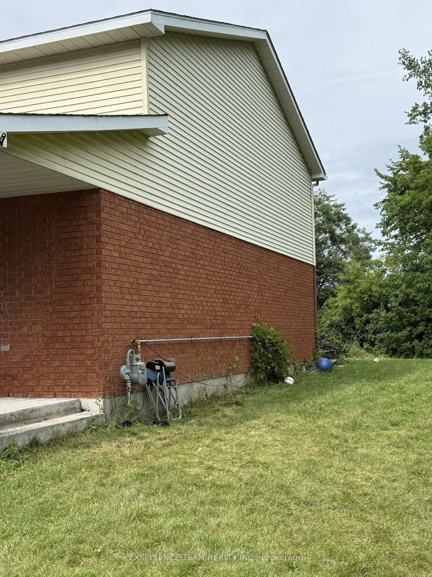 Photo 3 of 3055 Northdale Drive, Cornwall, Cornwall — HOMEH