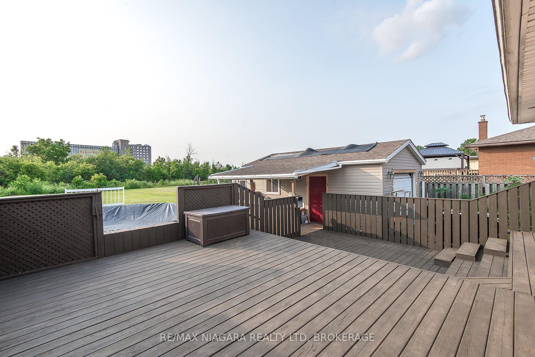 Photo 18 of 98 Chippawa Road, Port Colborne, Bethel — HOMEH