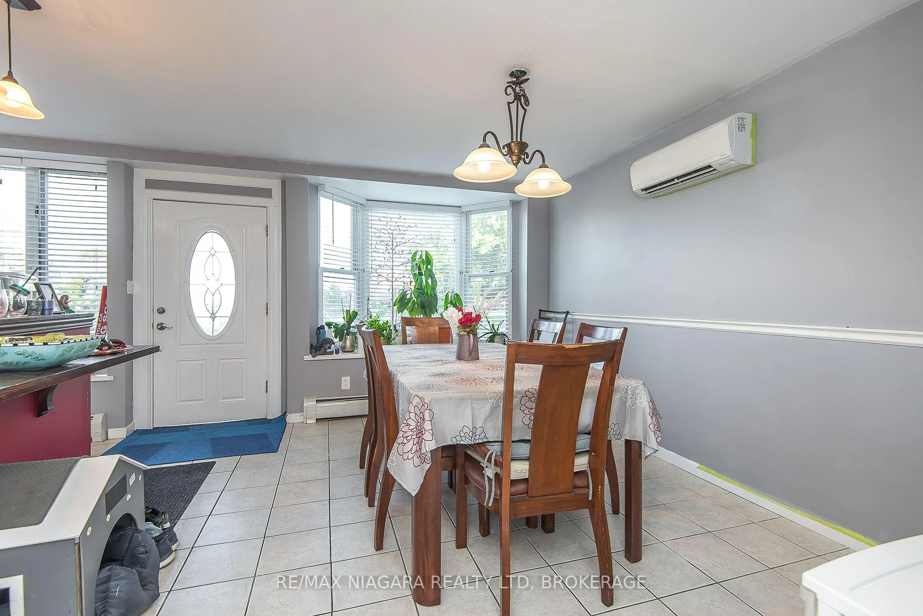 Photo 5 of 98 Chippawa Road, Port Colborne, Bethel — HOMEH