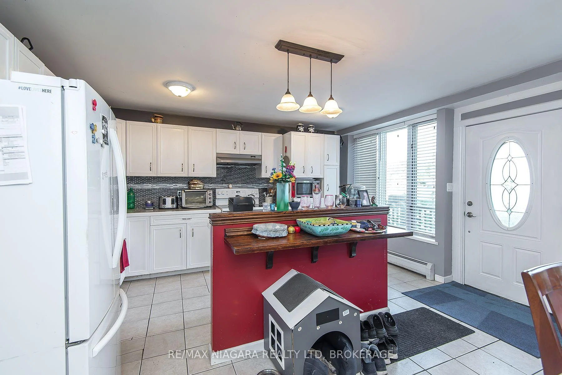 Photo 9 of 98 Chippawa Road, Port Colborne, Bethel — HOMEH