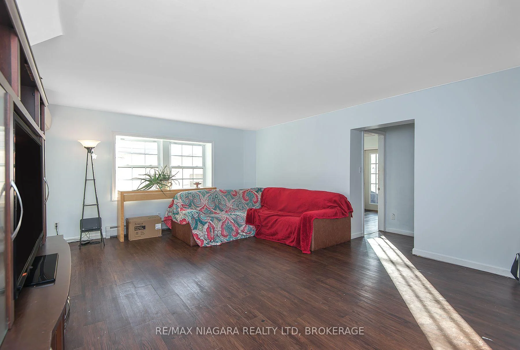 Photo 15 of 98 Chippawa Road, Port Colborne, Bethel — HOMEH
