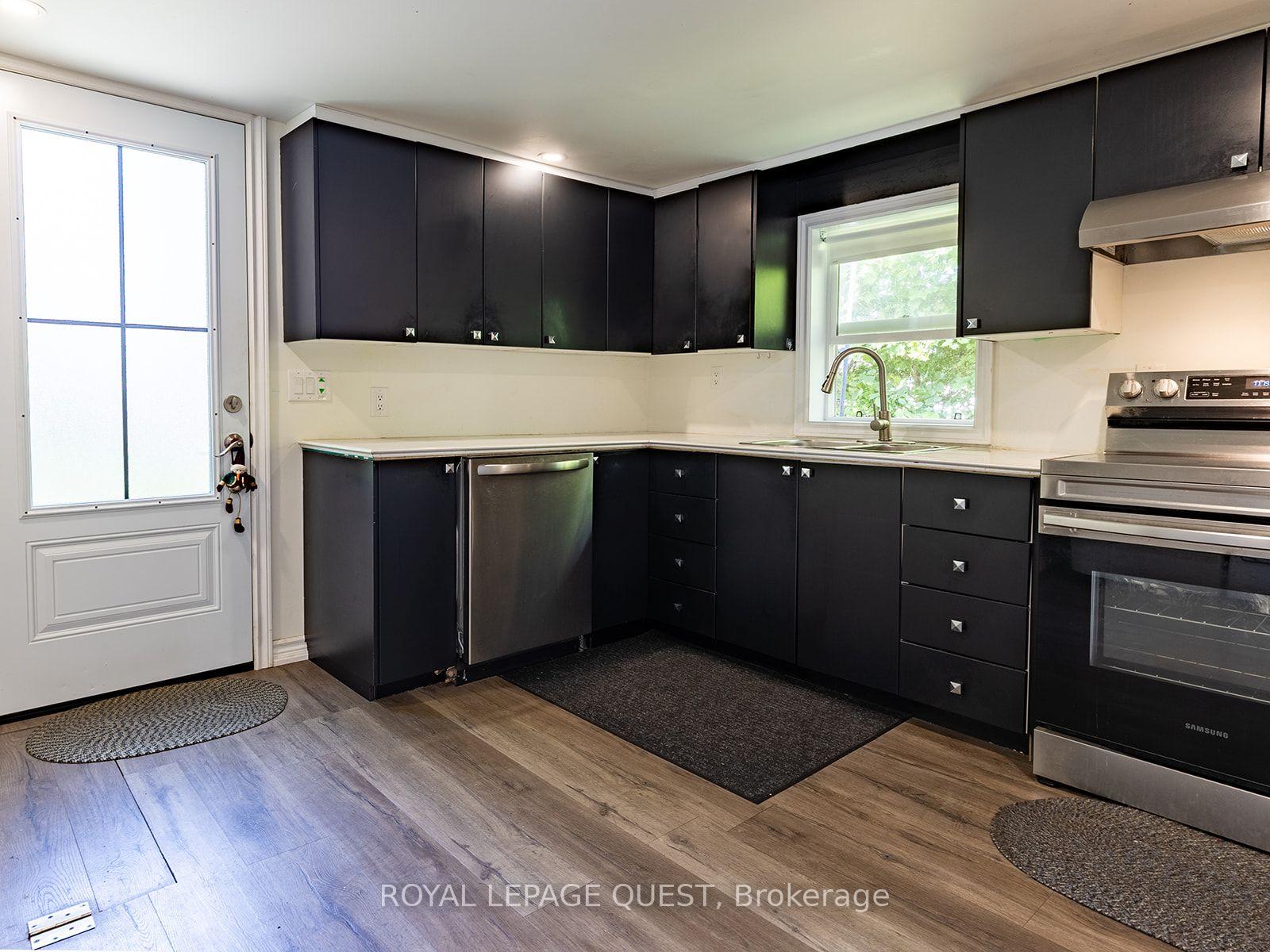 Photo 7 of 239 Front Street S, Orillia — HOMEH