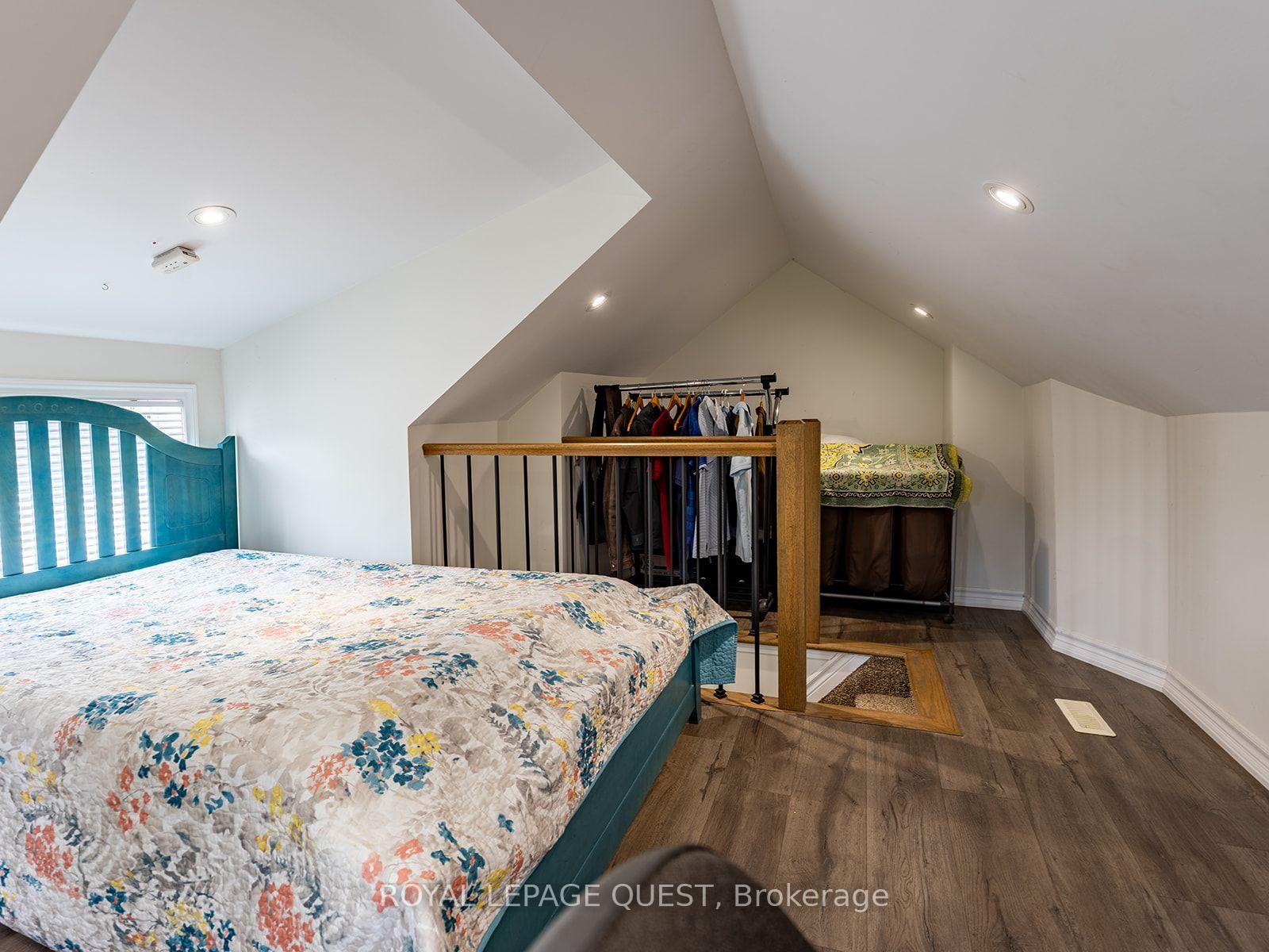 Photo 13 of 239 Front Street S, Orillia — HOMEH