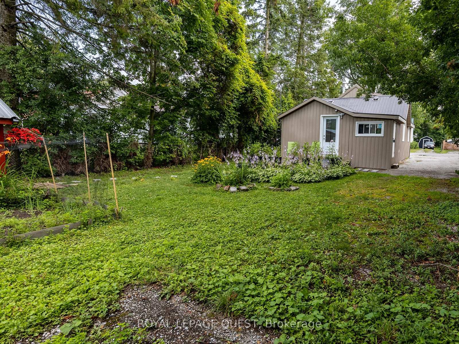 Photo 15 of 239 Front Street S, Orillia — HOMEH