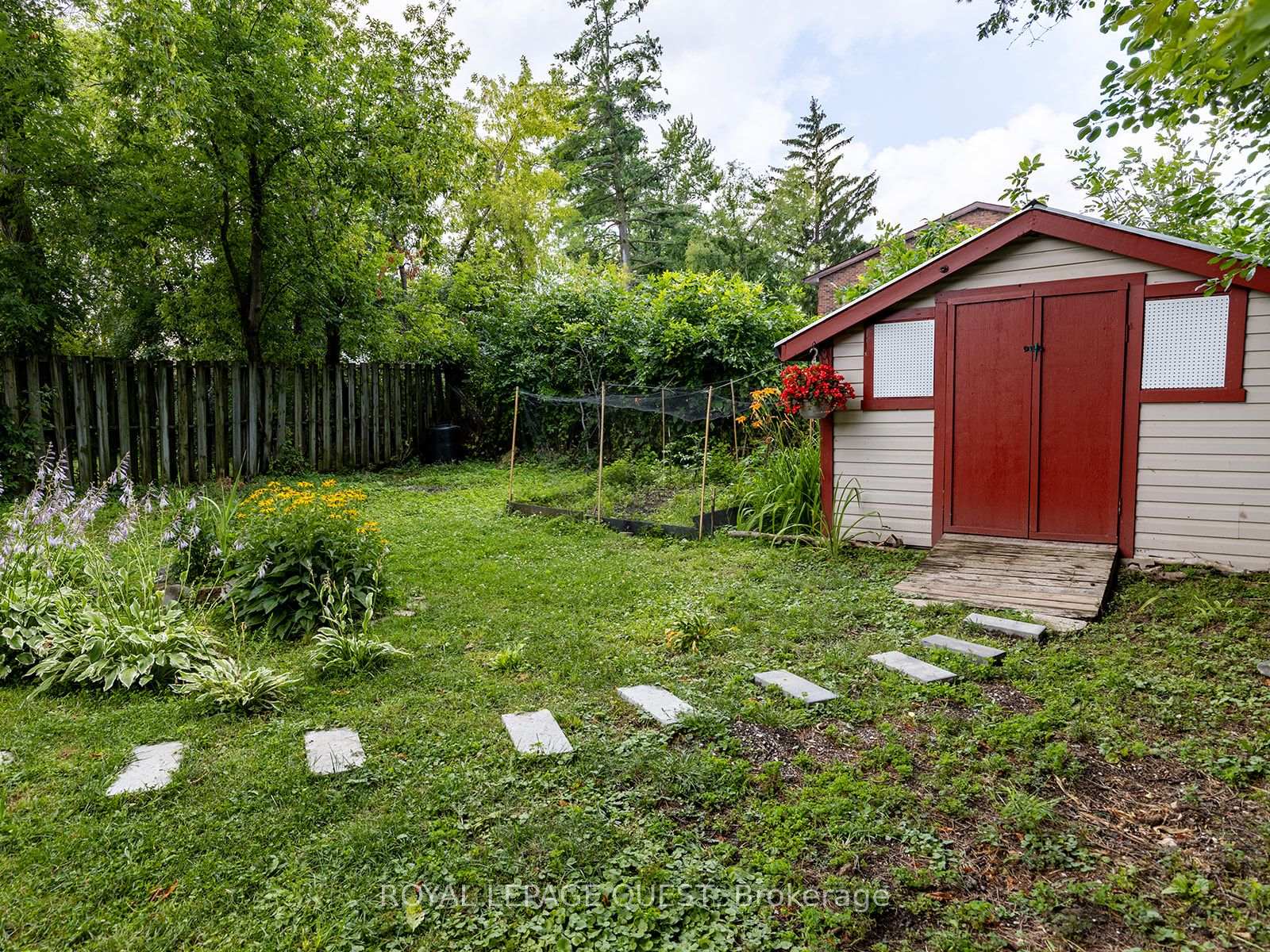 Photo 16 of 239 Front Street S, Orillia — HOMEH