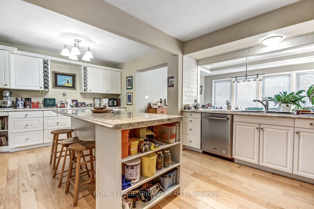 Photo 6 of 3 Gregory Place, St. Thomas — HOMEH