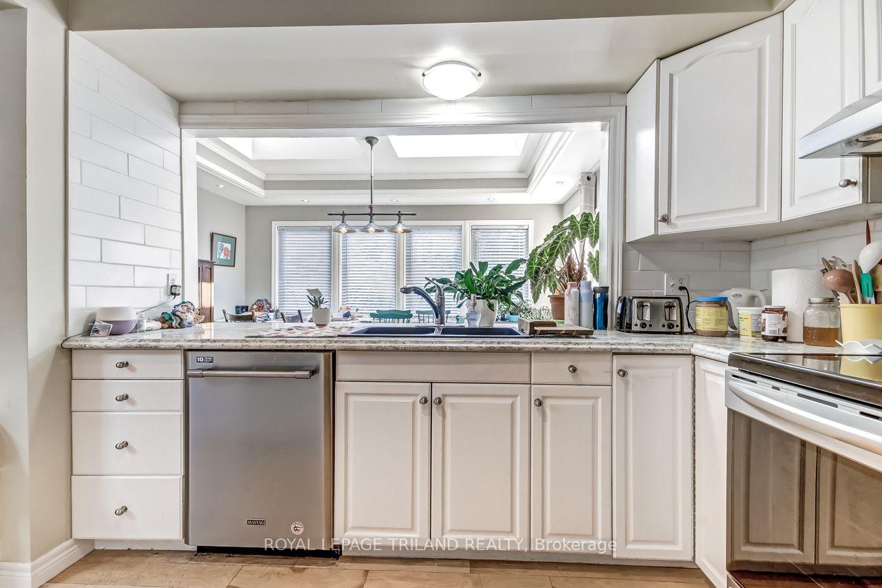Photo 8 of 3 Gregory Place, St. Thomas — HOMEH