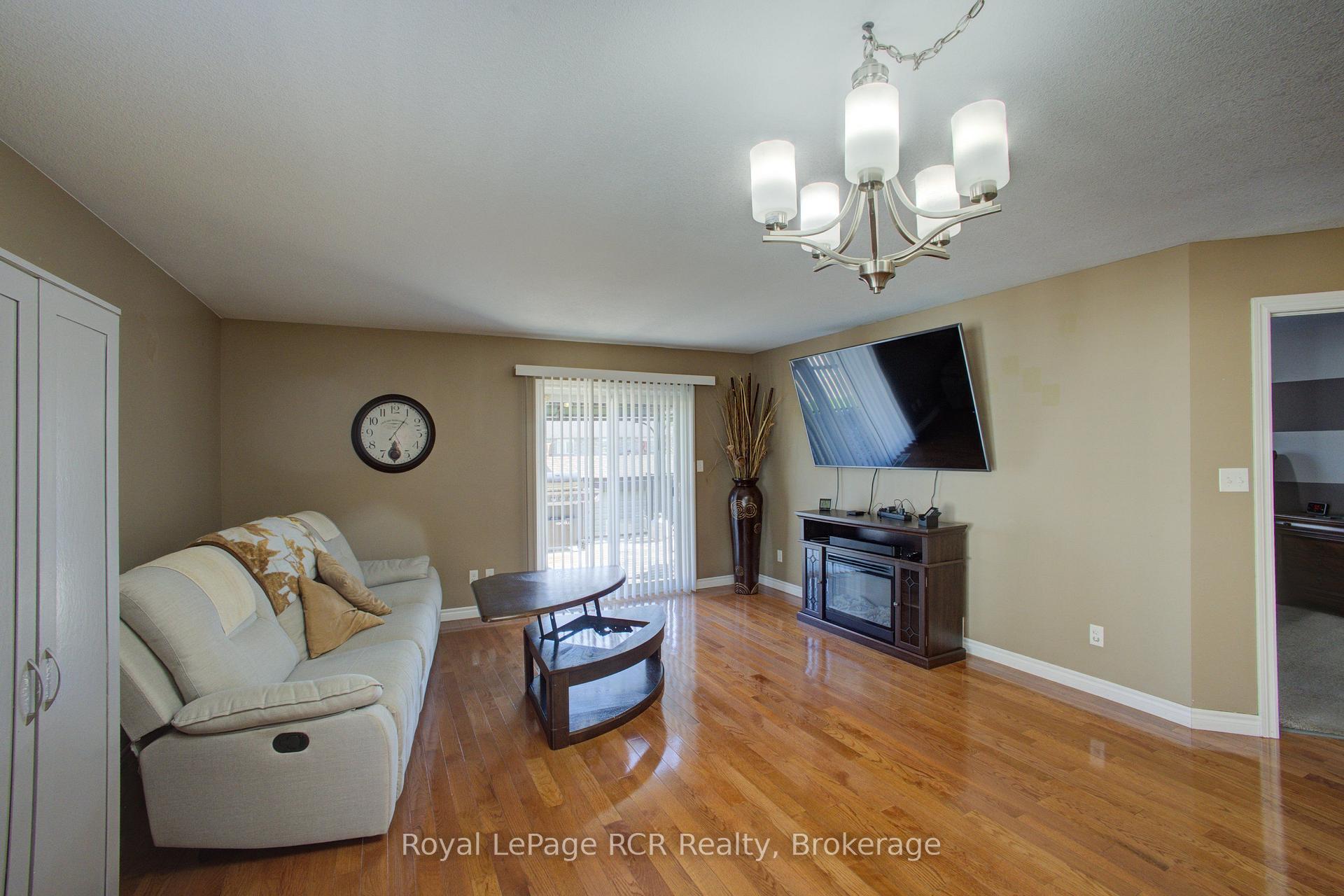 Photo 11 of 105 Milton Seiler Crescent, Minto — HOMEH