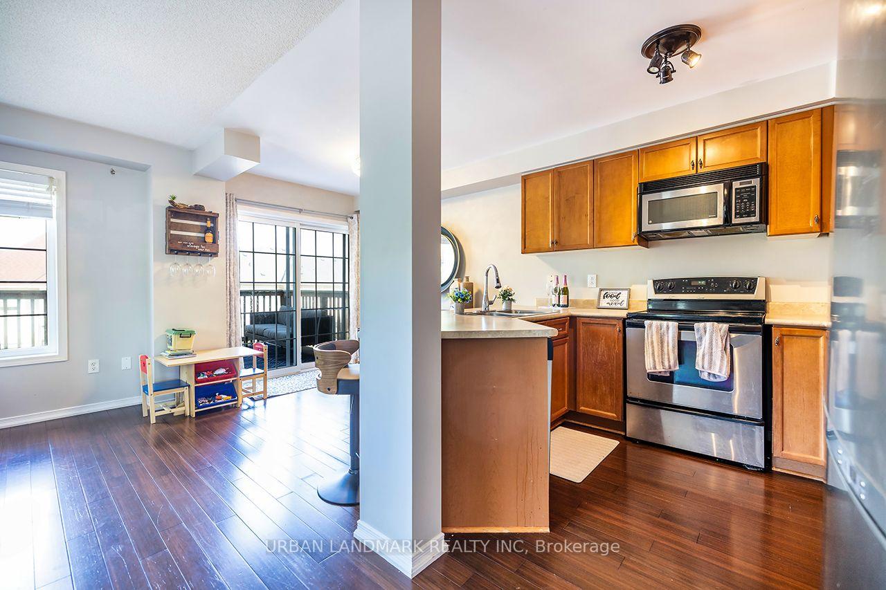 Photo 7 of 69 Dodds Square, Clarington, Bowmanville — HOMEH