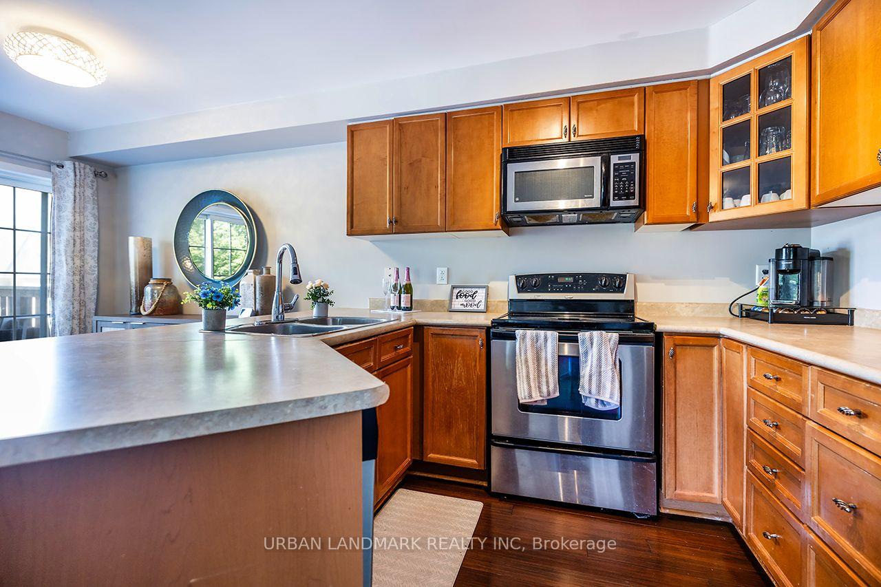 Photo 9 of 69 Dodds Square, Clarington, Bowmanville — HOMEH