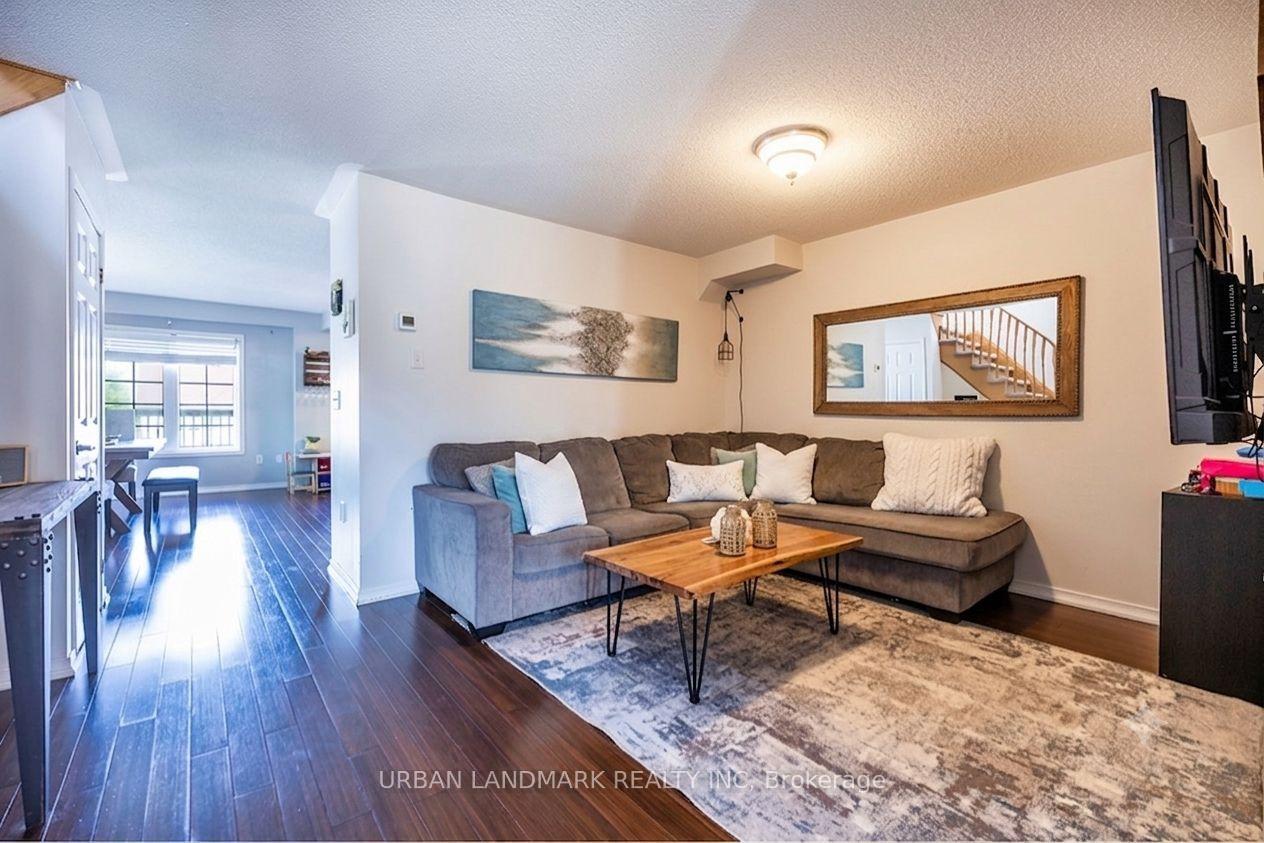 Photo 10 of 69 Dodds Square, Clarington, Bowmanville — HOMEH