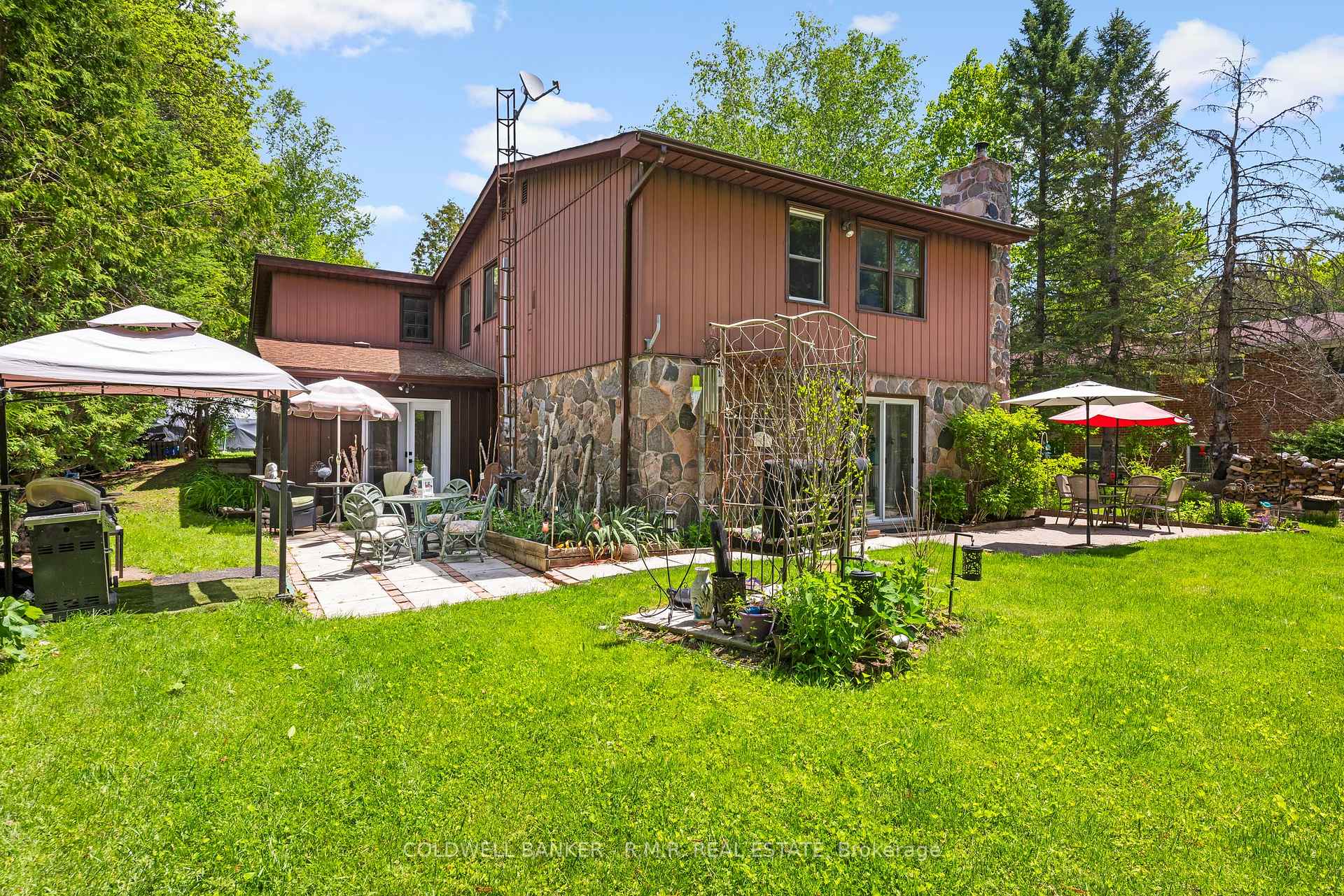 Photo 3 of 204 Acton Road, Uxbridge, Rural Uxbridge — HOMEH