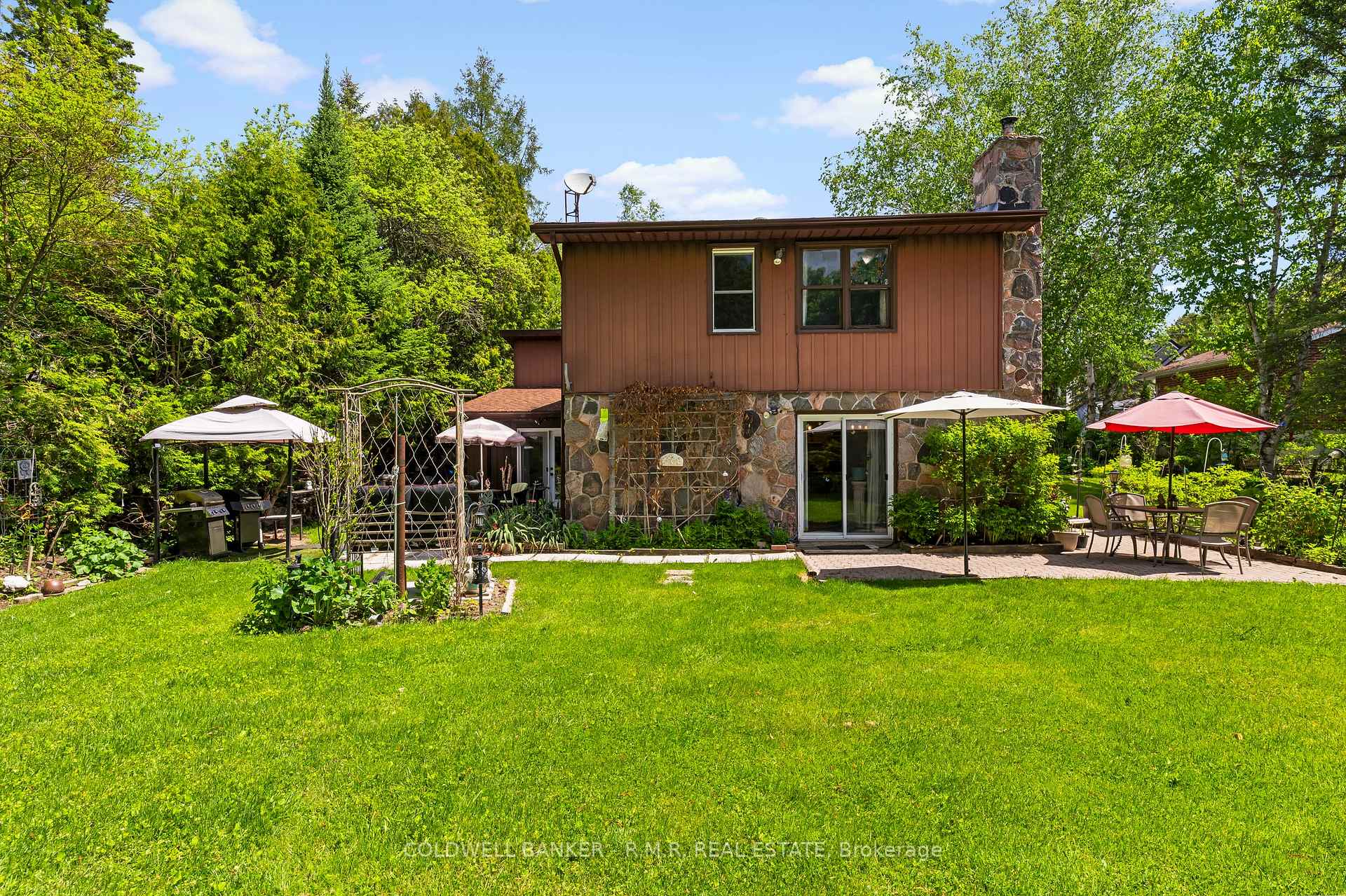 Photo 5 of 204 Acton Road, Uxbridge, Rural Uxbridge — HOMEH