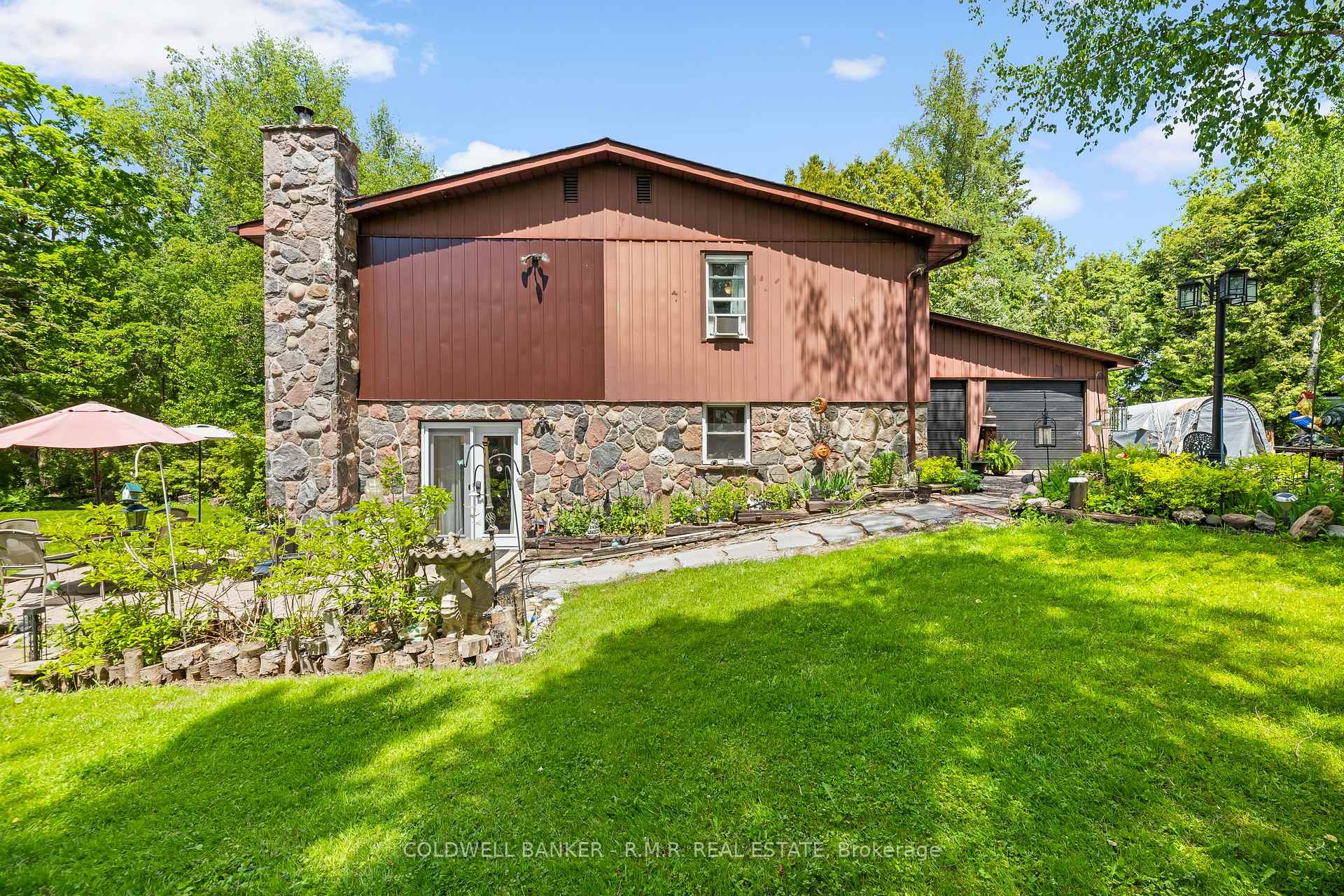 Photo 6 of 204 Acton Road, Uxbridge, Rural Uxbridge — HOMEH