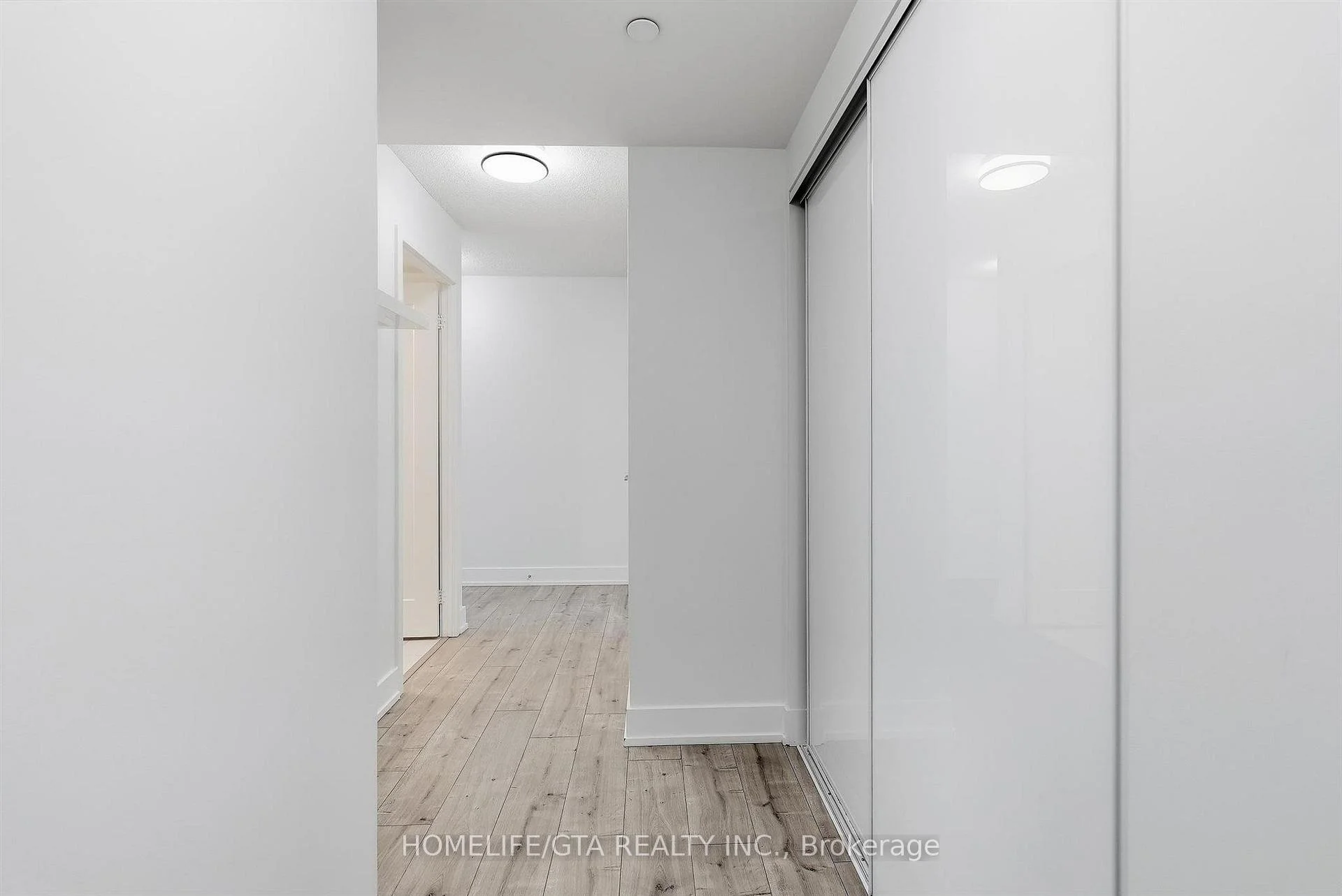 Photo 4 of Unit 306, 10 Eva Road, Etobicoke, Etobicoke West Mall — HOMEH
