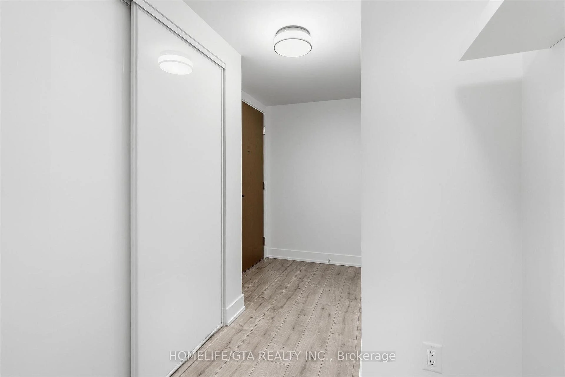 Photo 6 of Unit 306, 10 Eva Road, Etobicoke, Etobicoke West Mall — HOMEH