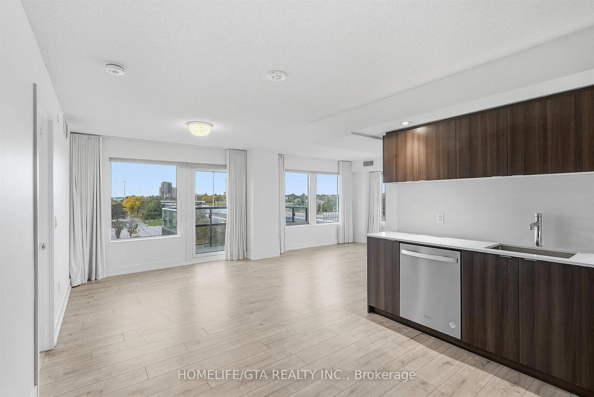 Photo 8 of Unit 306, 10 Eva Road, Etobicoke, Etobicoke West Mall — HOMEH