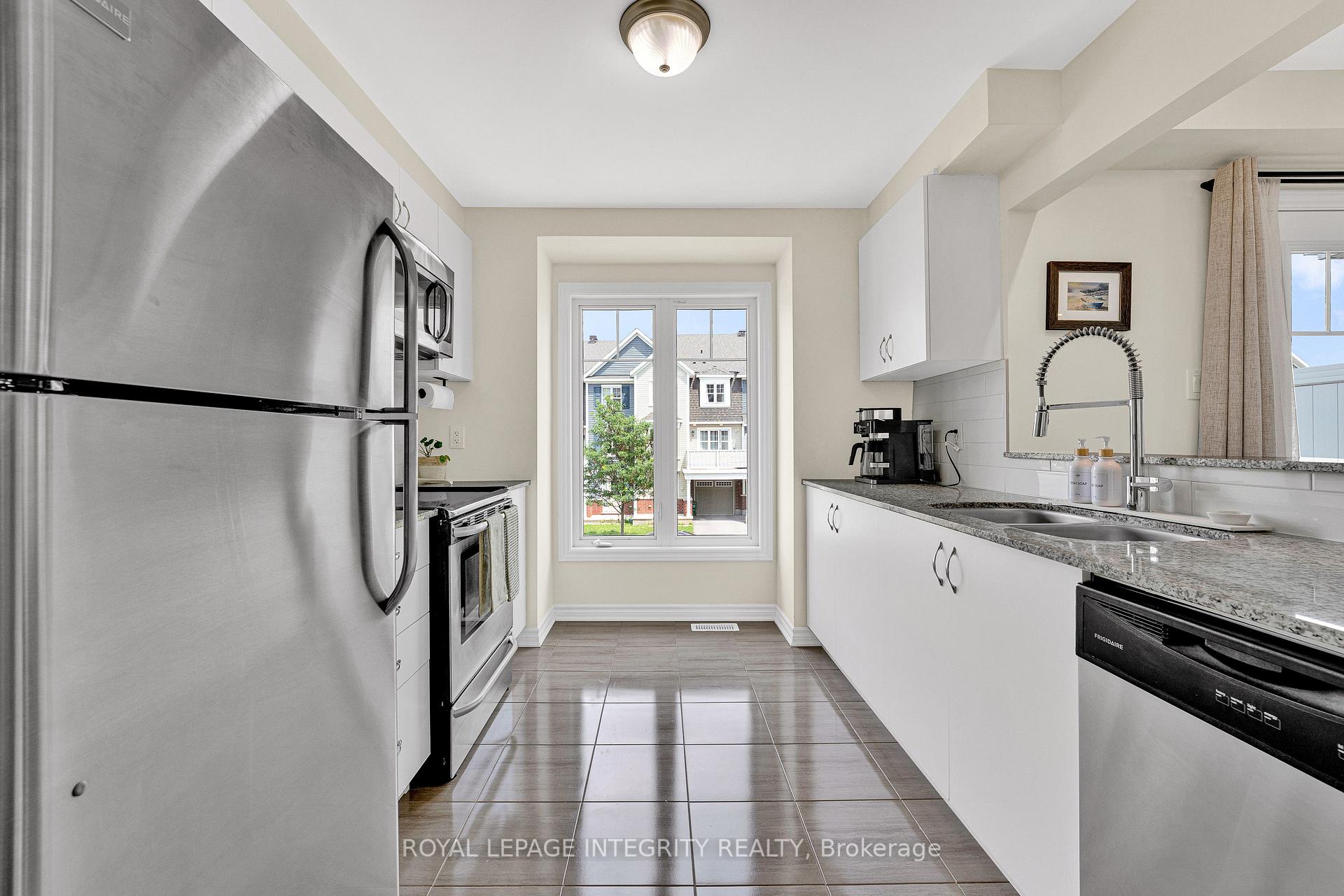 Photo 13 of 338 Pumpkinseed Crescent, Ottawa, Barrhaven - Half Moon Bay — HOMEH