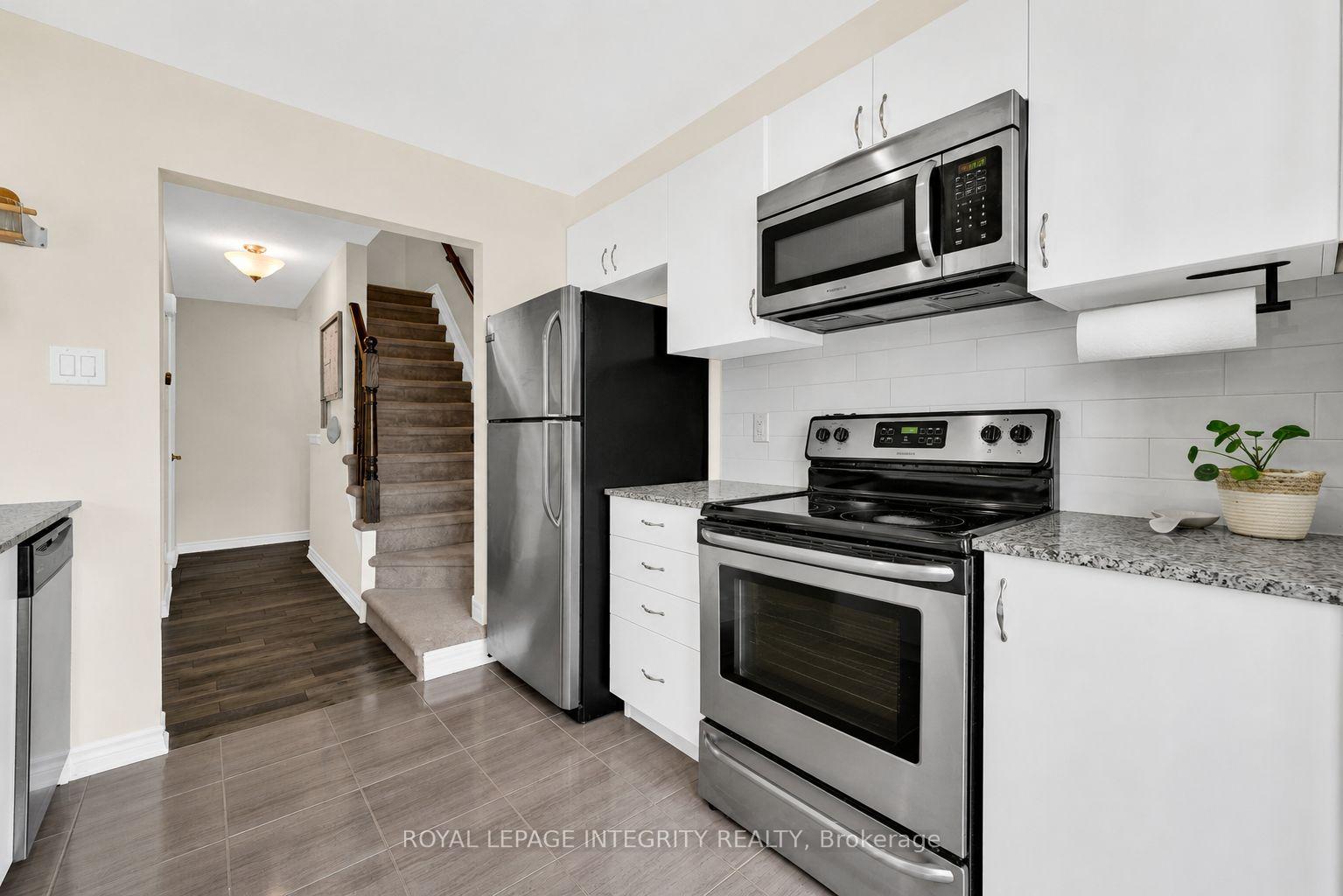 Photo 18 of 338 Pumpkinseed Crescent, Ottawa, Barrhaven - Half Moon Bay — HOMEH