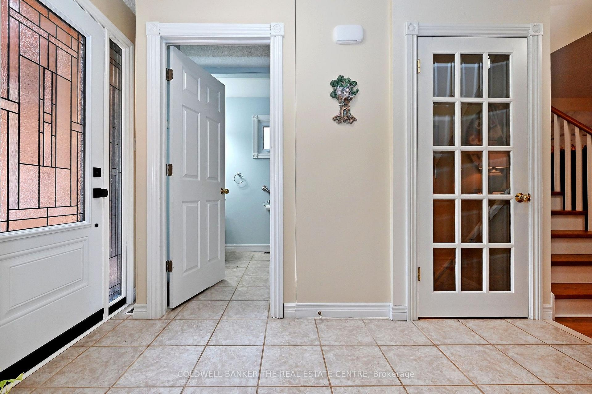 Photo 7 of 134 Huron Heights Drive, Newmarket, Huron Heights-Leslie Valley — HOMEH