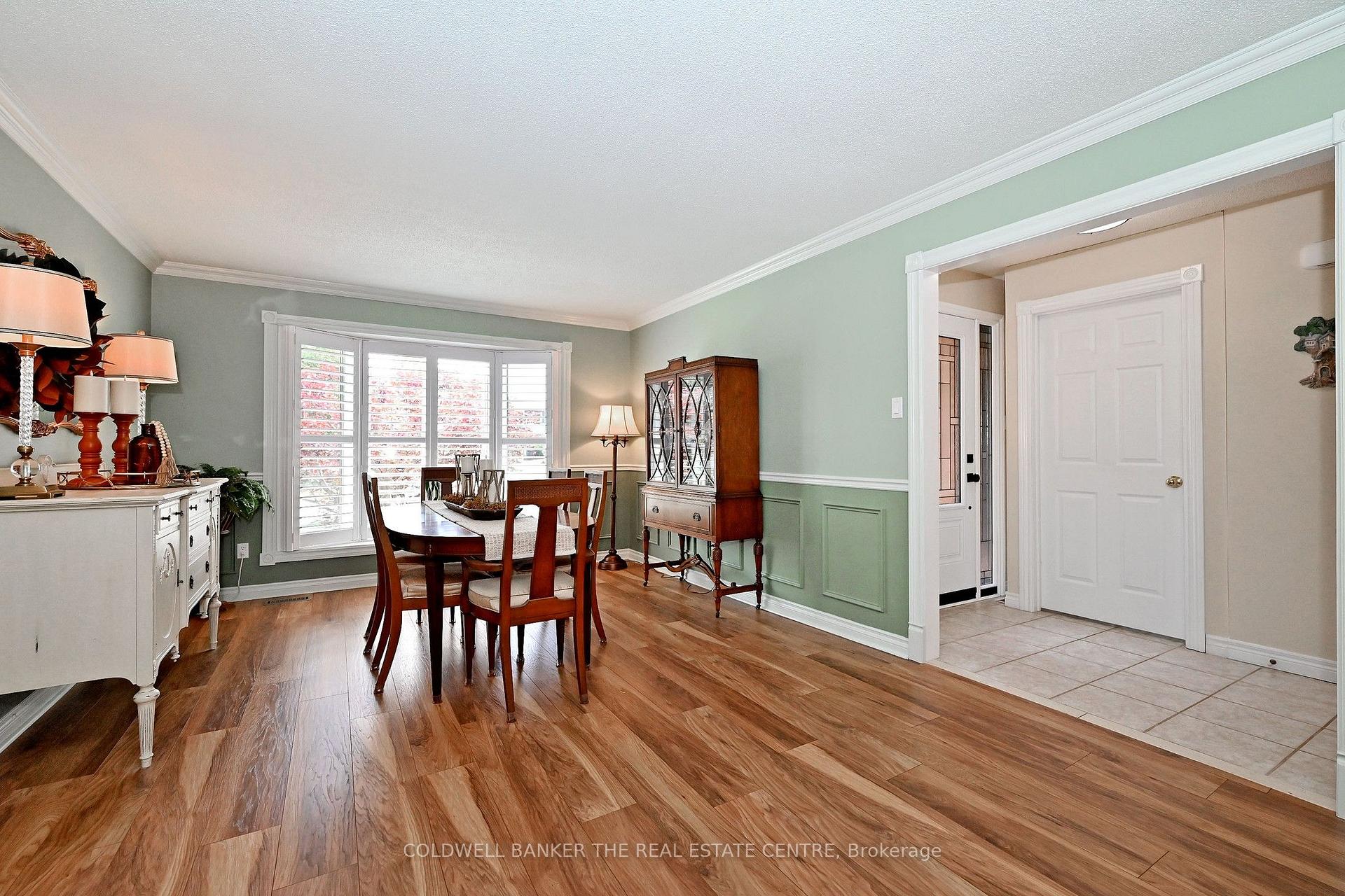 Photo 9 of 134 Huron Heights Drive, Newmarket, Huron Heights-Leslie Valley — HOMEH