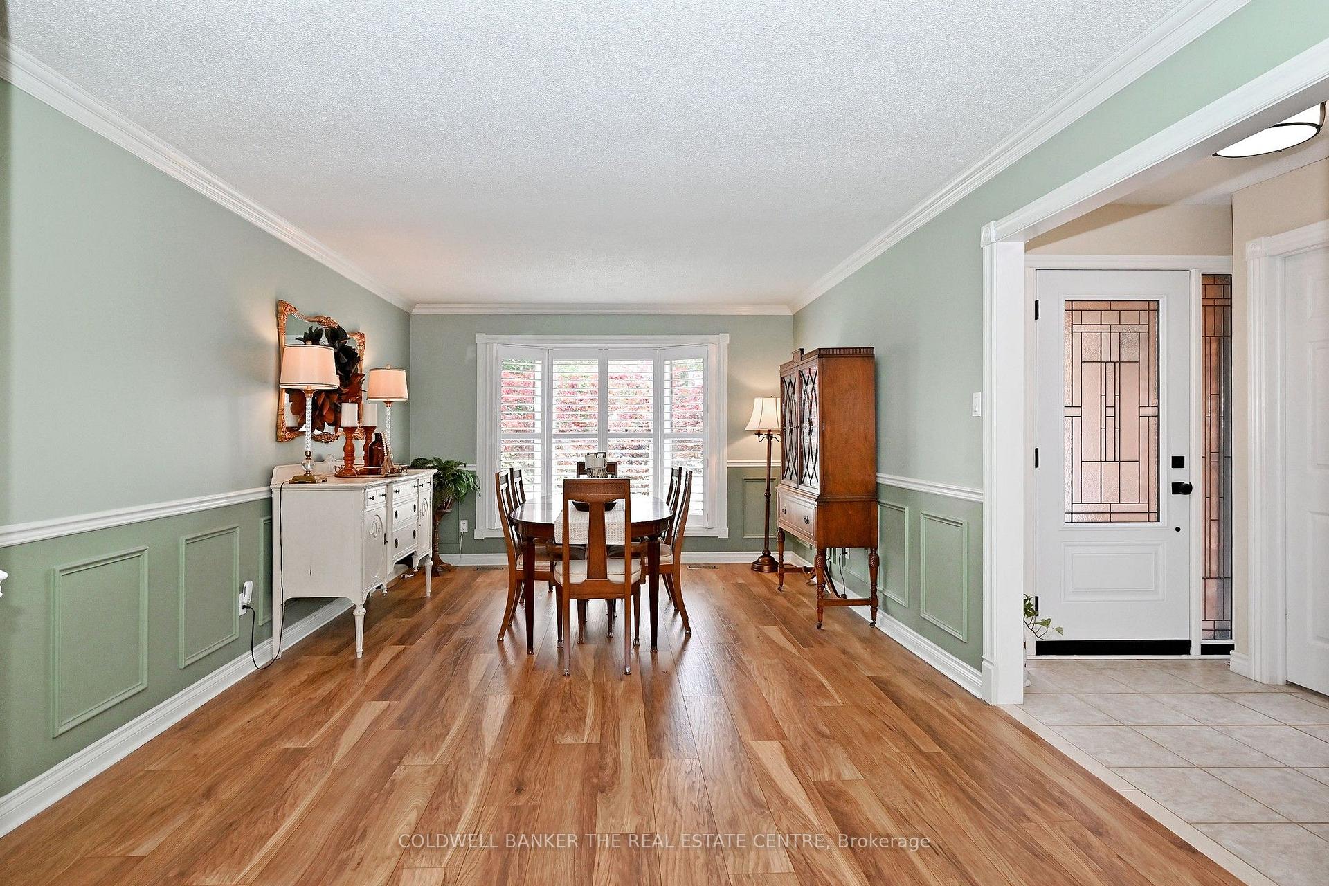 Photo 10 of 134 Huron Heights Drive, Newmarket, Huron Heights-Leslie Valley — HOMEH