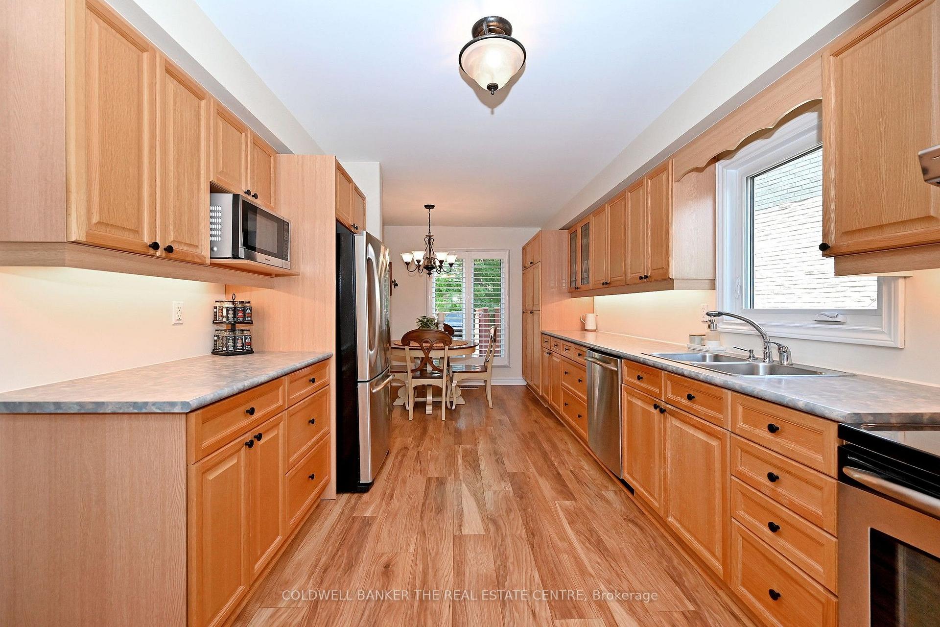 Photo 16 of 134 Huron Heights Drive, Newmarket, Huron Heights-Leslie Valley — HOMEH