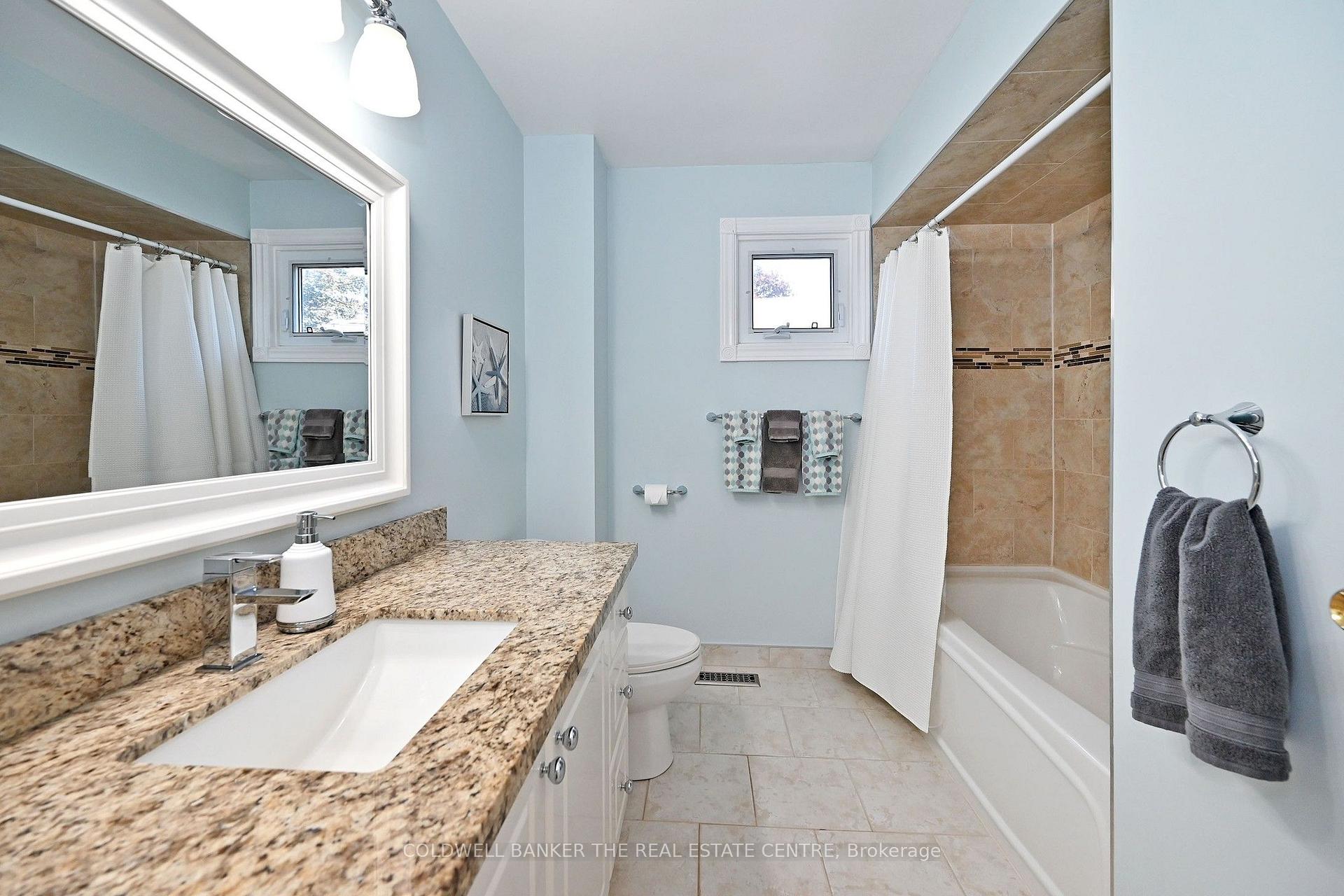 Photo 27 of 134 Huron Heights Drive, Newmarket, Huron Heights-Leslie Valley — HOMEH