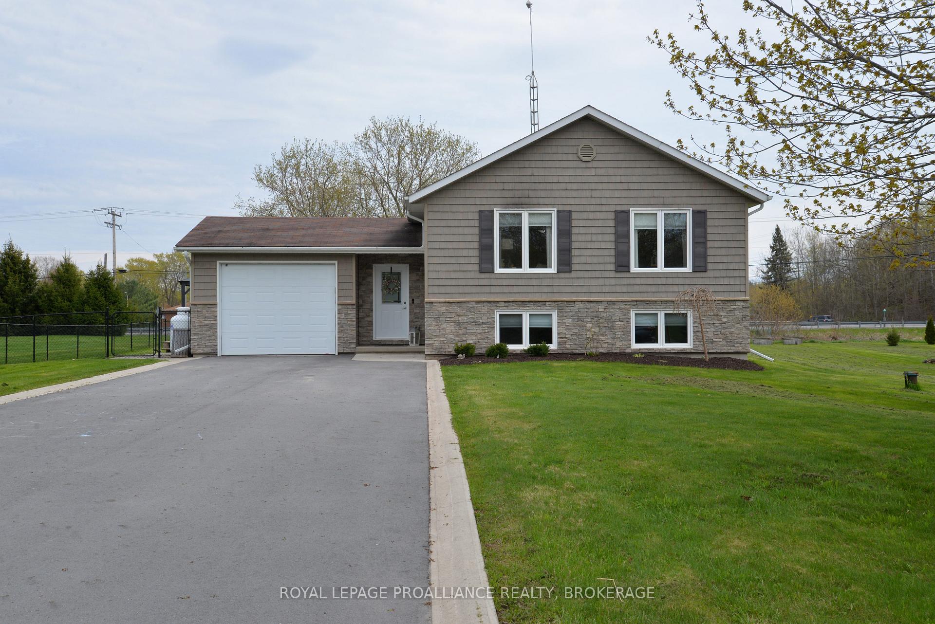 Photo 2 of 4153 Mangan Boulevard, Kingston, City North of 401 — HOMEH