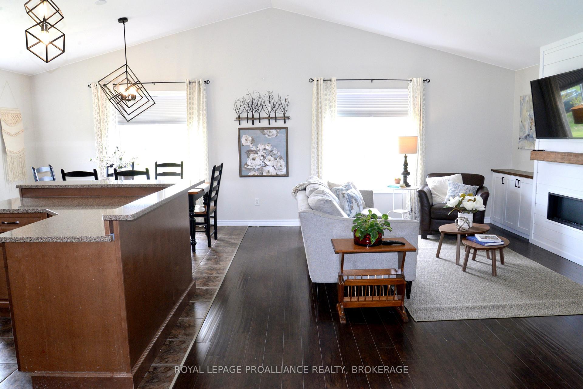 Photo 6 of 4153 Mangan Boulevard, Kingston, City North of 401 — HOMEH