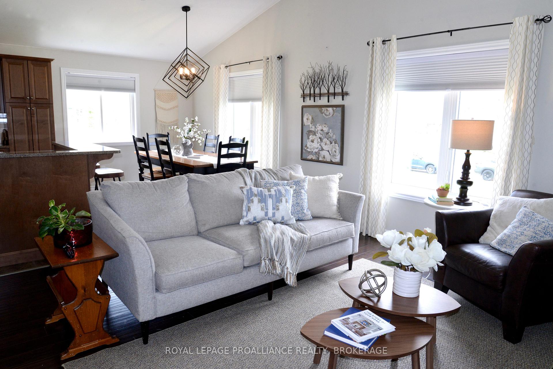Photo 8 of 4153 Mangan Boulevard, Kingston, City North of 401 — HOMEH