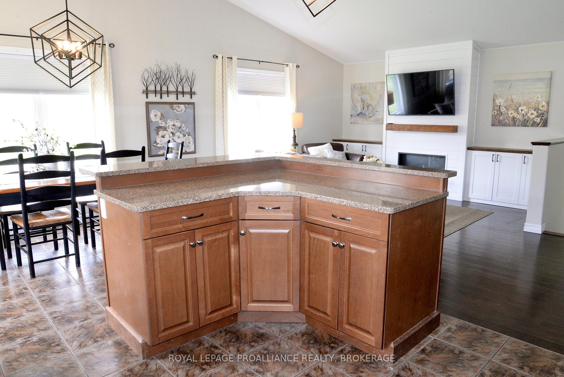 Photo 13 of 4153 Mangan Boulevard, Kingston, City North of 401 — HOMEH