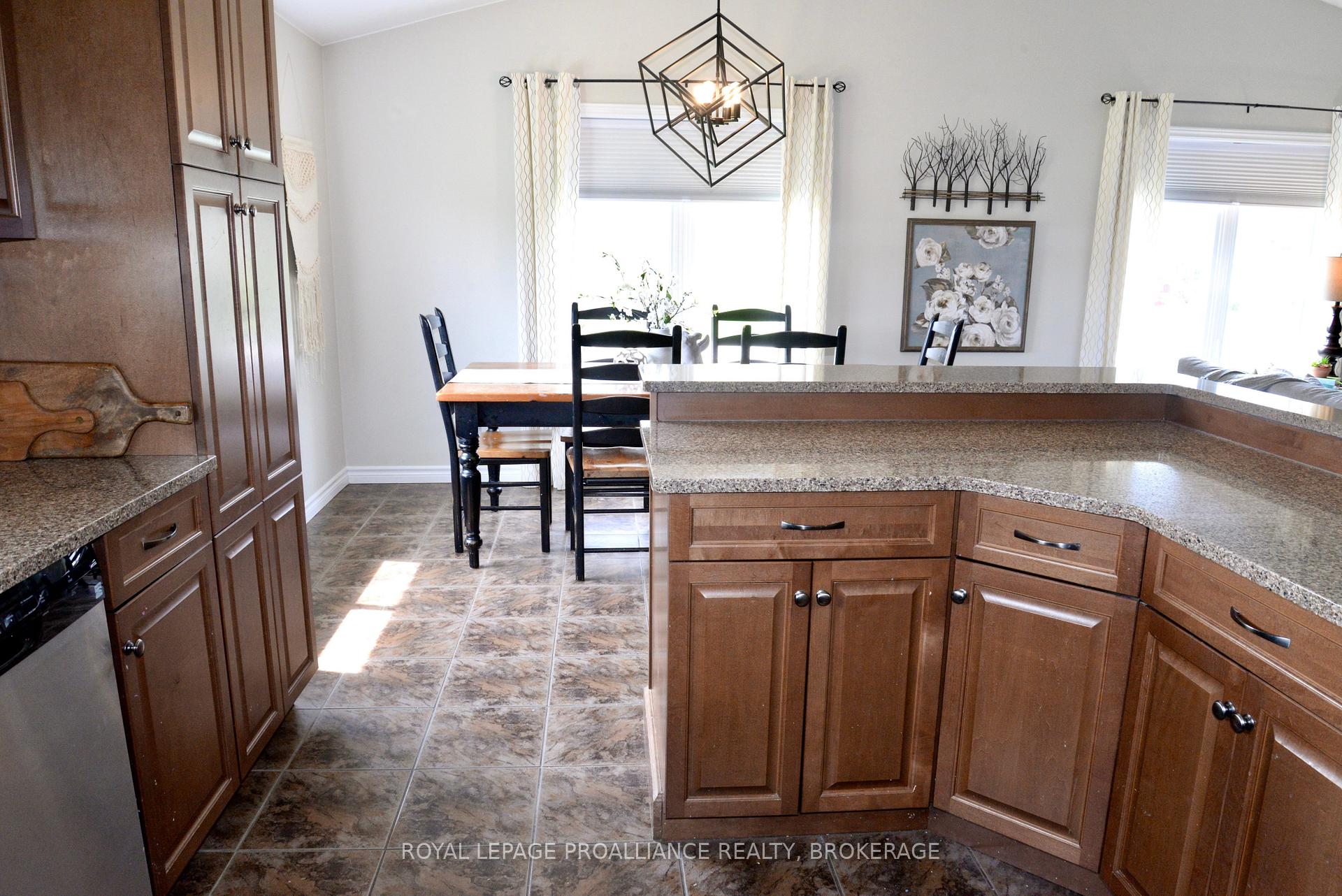 Photo 14 of 4153 Mangan Boulevard, Kingston, City North of 401 — HOMEH