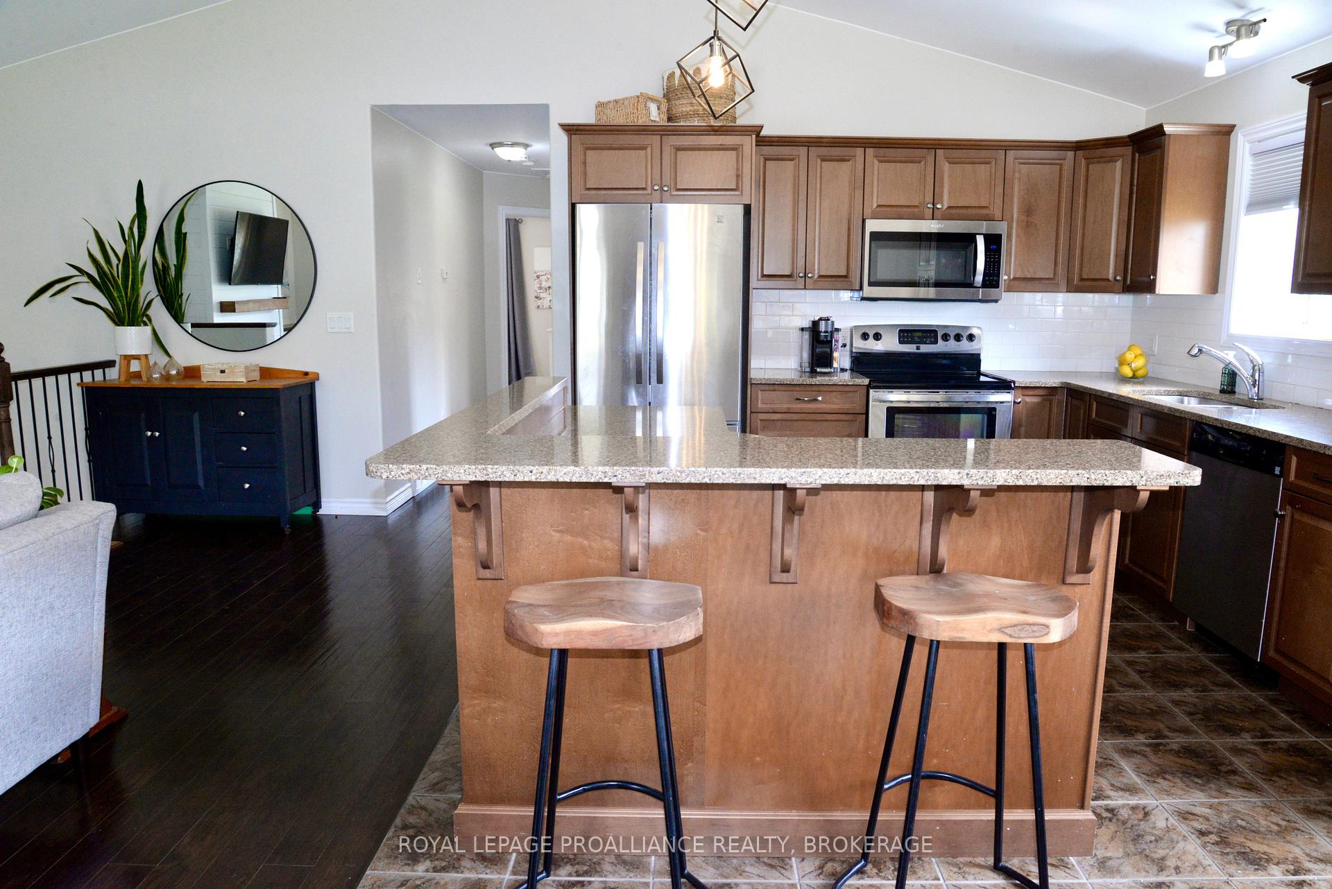 Photo 16 of 4153 Mangan Boulevard, Kingston, City North of 401 — HOMEH
