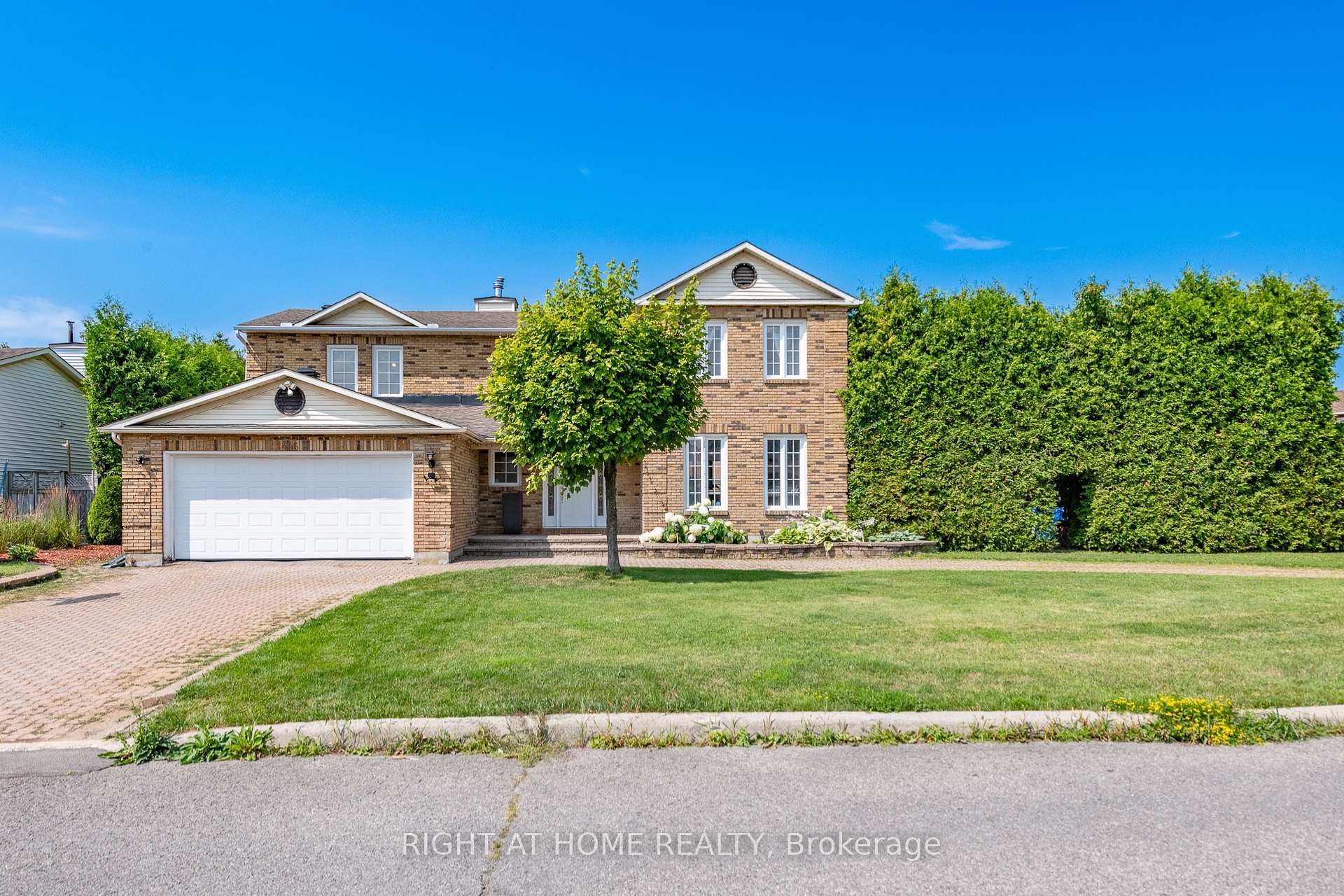 Photo 2 of 1446 Bourcier Drive, Ottawa, Bilberry Creek/Queenswood Heights — HOMEH