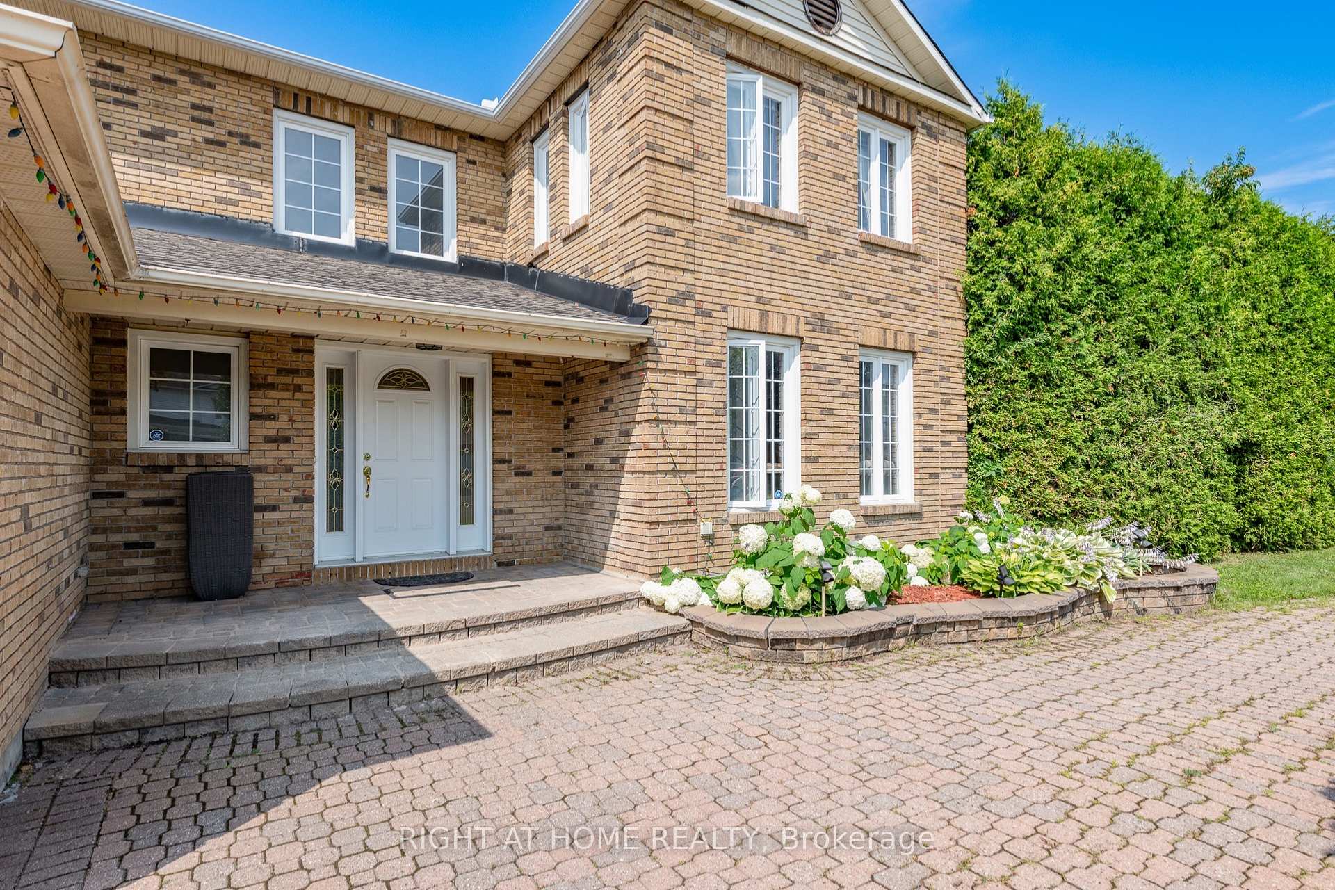 Photo 3 of 1446 Bourcier Drive, Ottawa, Bilberry Creek/Queenswood Heights — HOMEH