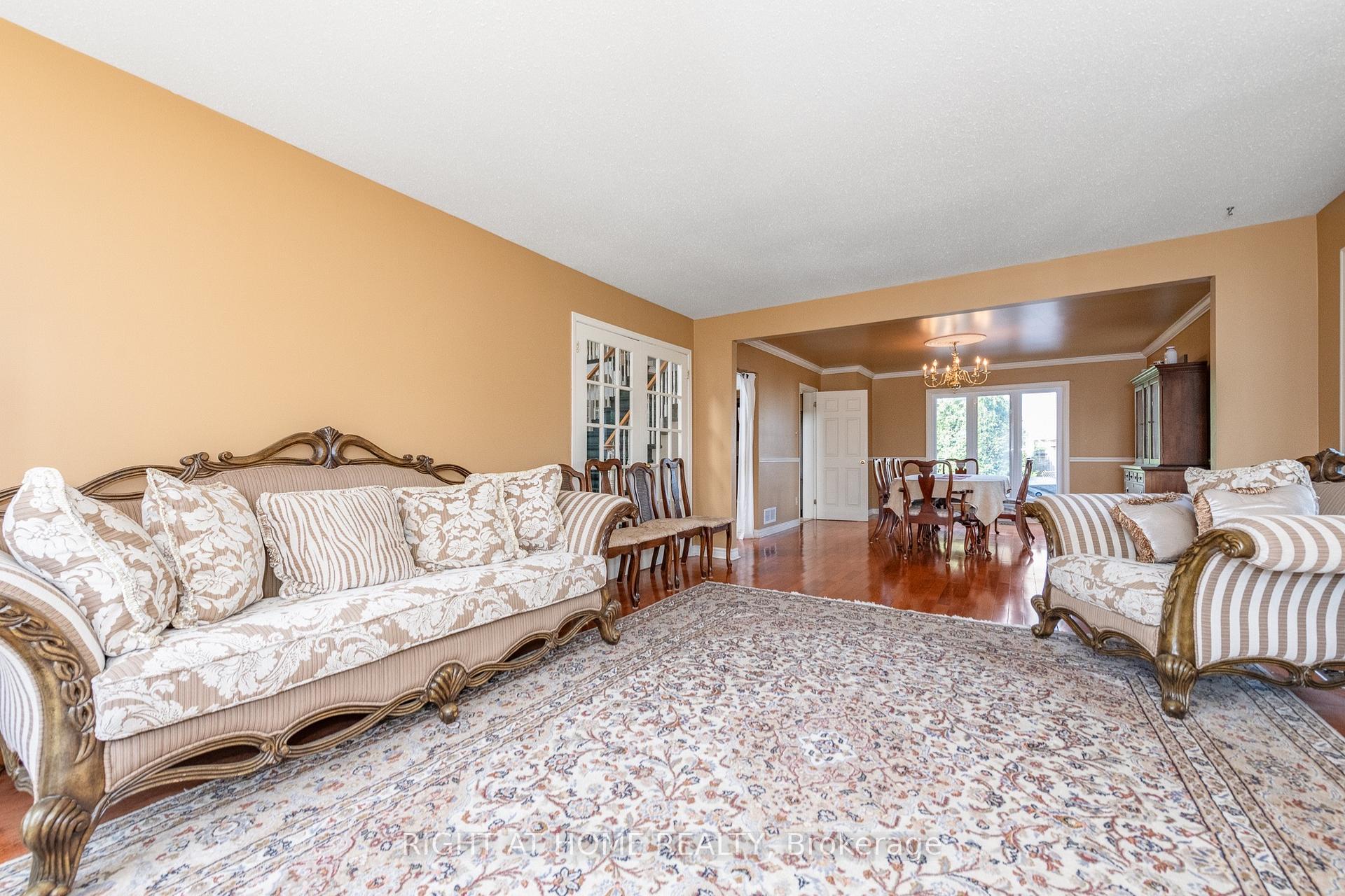 Photo 12 of 1446 Bourcier Drive, Ottawa, Bilberry Creek/Queenswood Heights — HOMEH