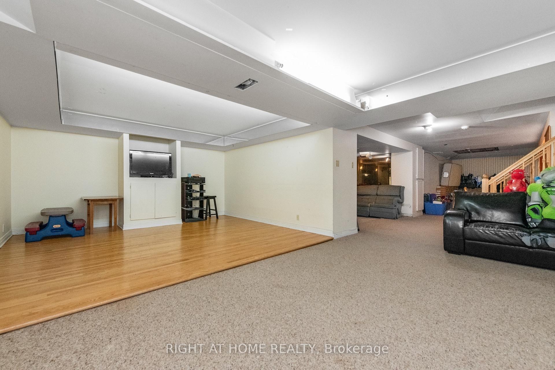 Photo 19 of 1446 Bourcier Drive, Ottawa, Bilberry Creek/Queenswood Heights — HOMEH