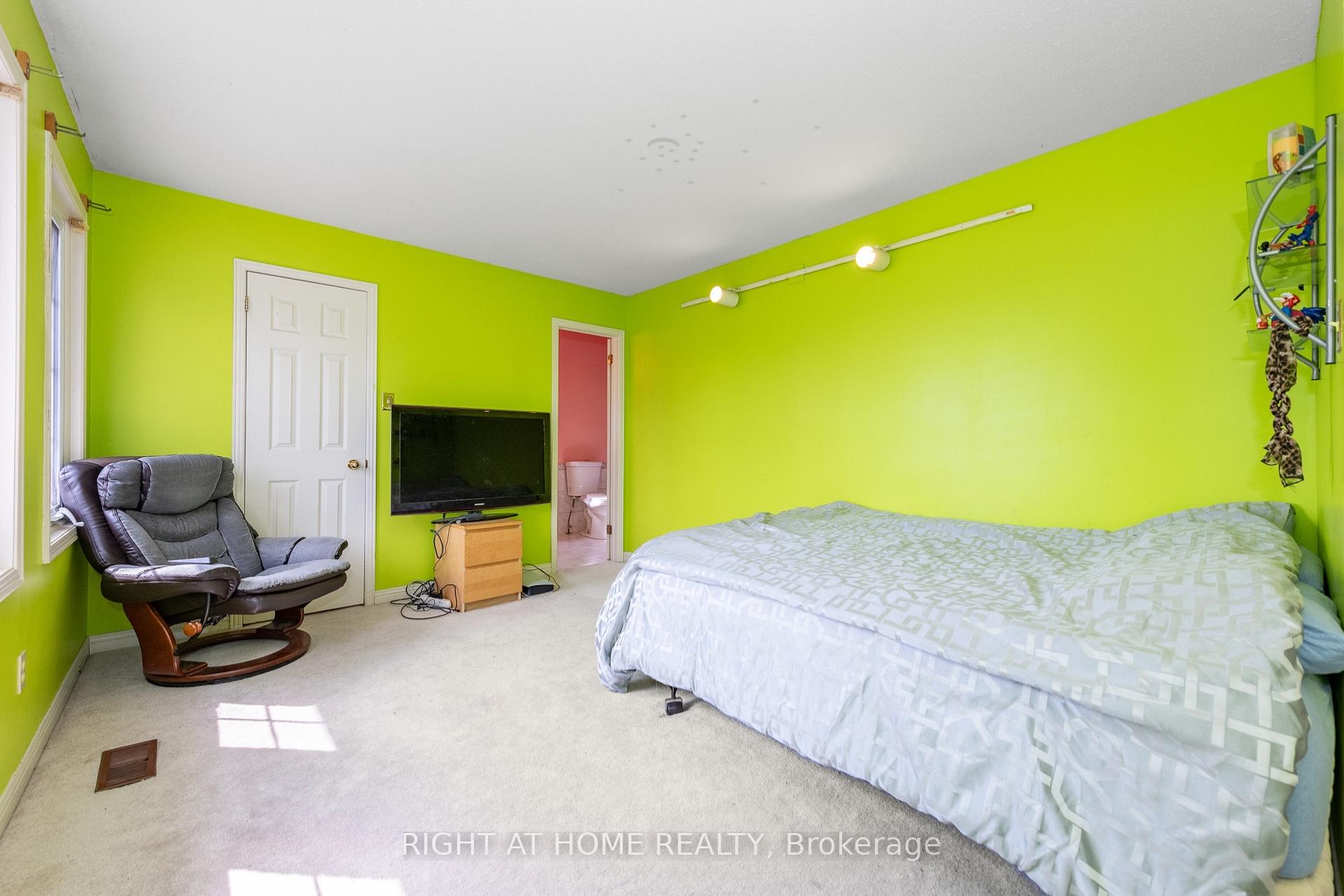 Photo 23 of 1446 Bourcier Drive, Ottawa, Bilberry Creek/Queenswood Heights — HOMEH
