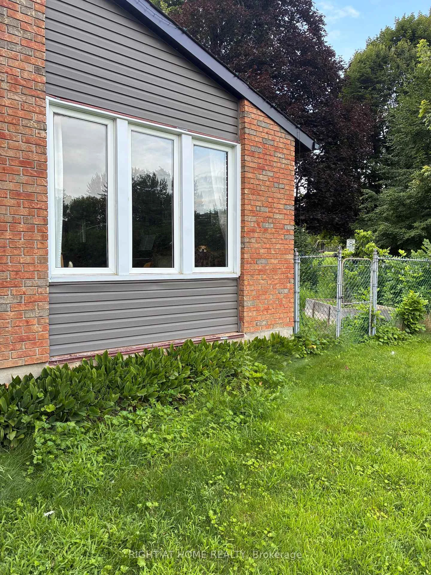 Photo 31 of 1446 Bourcier Drive, Ottawa, Bilberry Creek/Queenswood Heights — HOMEH
