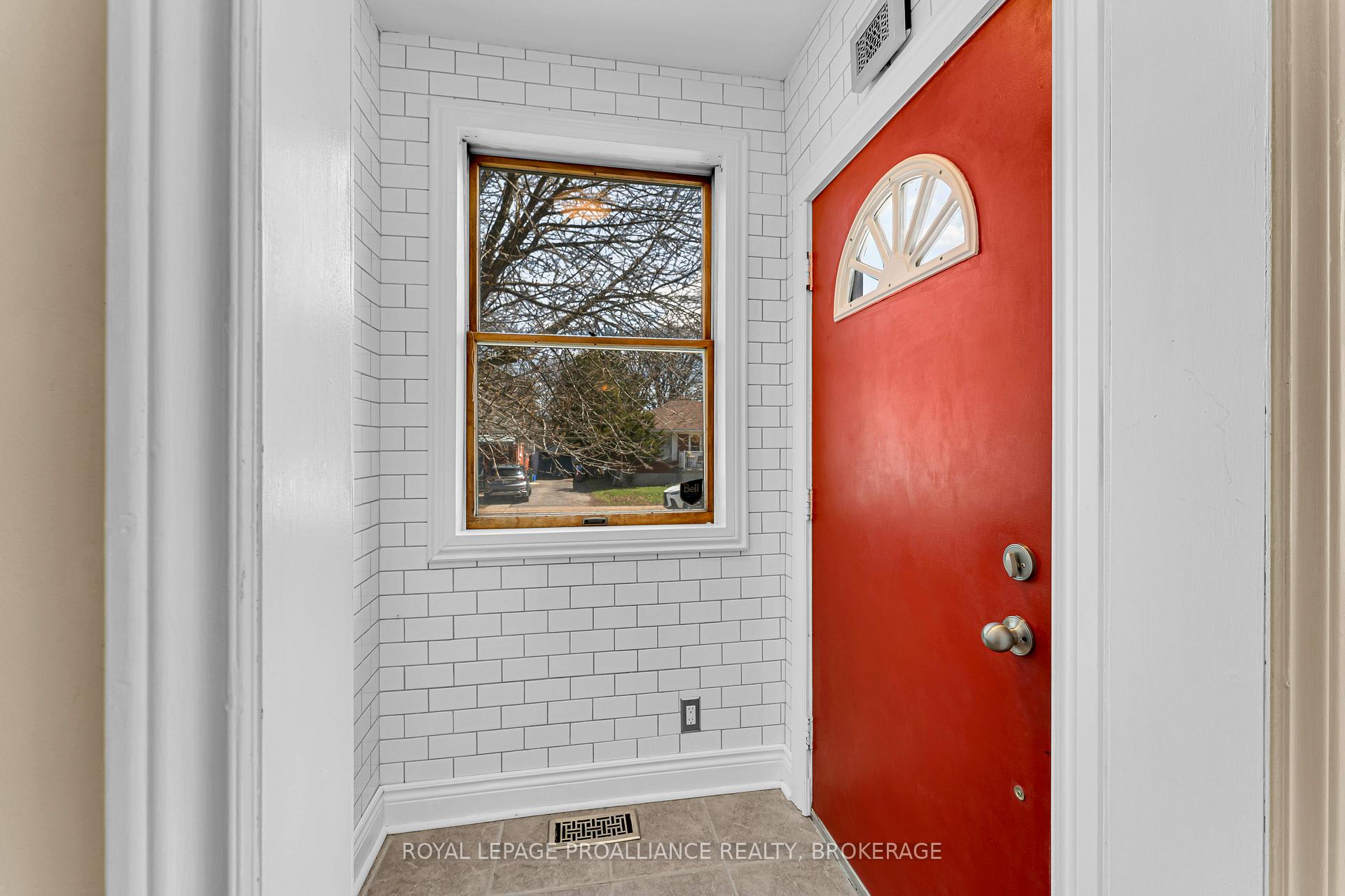 Photo 4 of Unit 217, 524 College Street, Kingston, Central City East — HOMEH