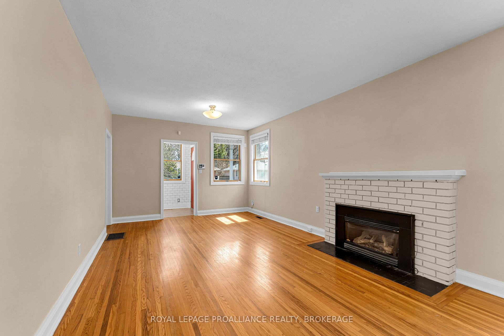 Photo 7 of Unit 217, 524 College Street, Kingston, Central City East — HOMEH