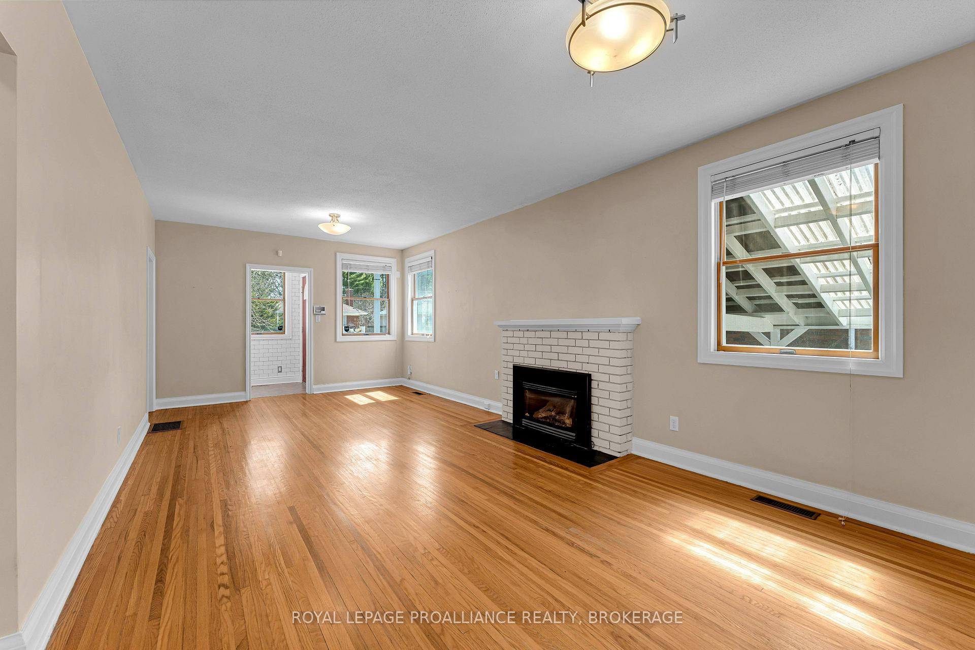 Photo 8 of Unit 217, 524 College Street, Kingston, Central City East — HOMEH