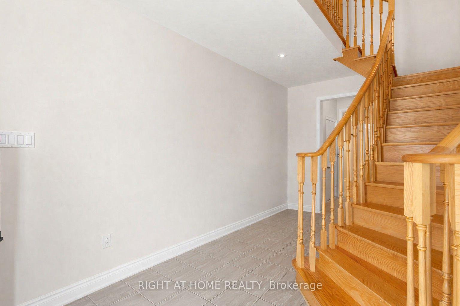 Photo 3 of 99 Richler Avenue, Vaughan, Kleinburg — HOMEH