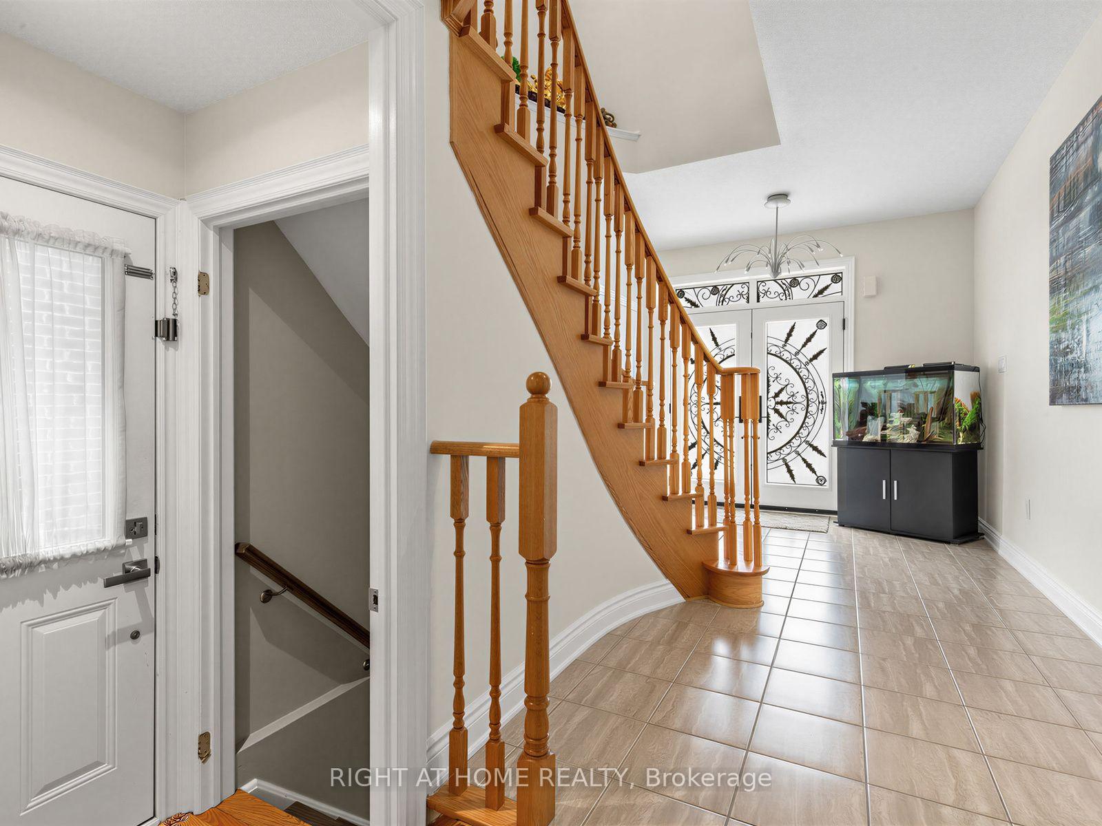 Photo 4 of 99 Richler Avenue, Vaughan, Kleinburg — HOMEH