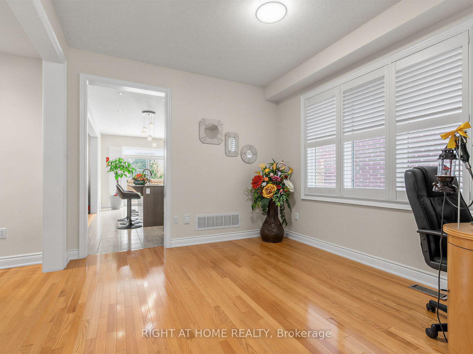 Photo 10 of 99 Richler Avenue, Vaughan, Kleinburg — HOMEH